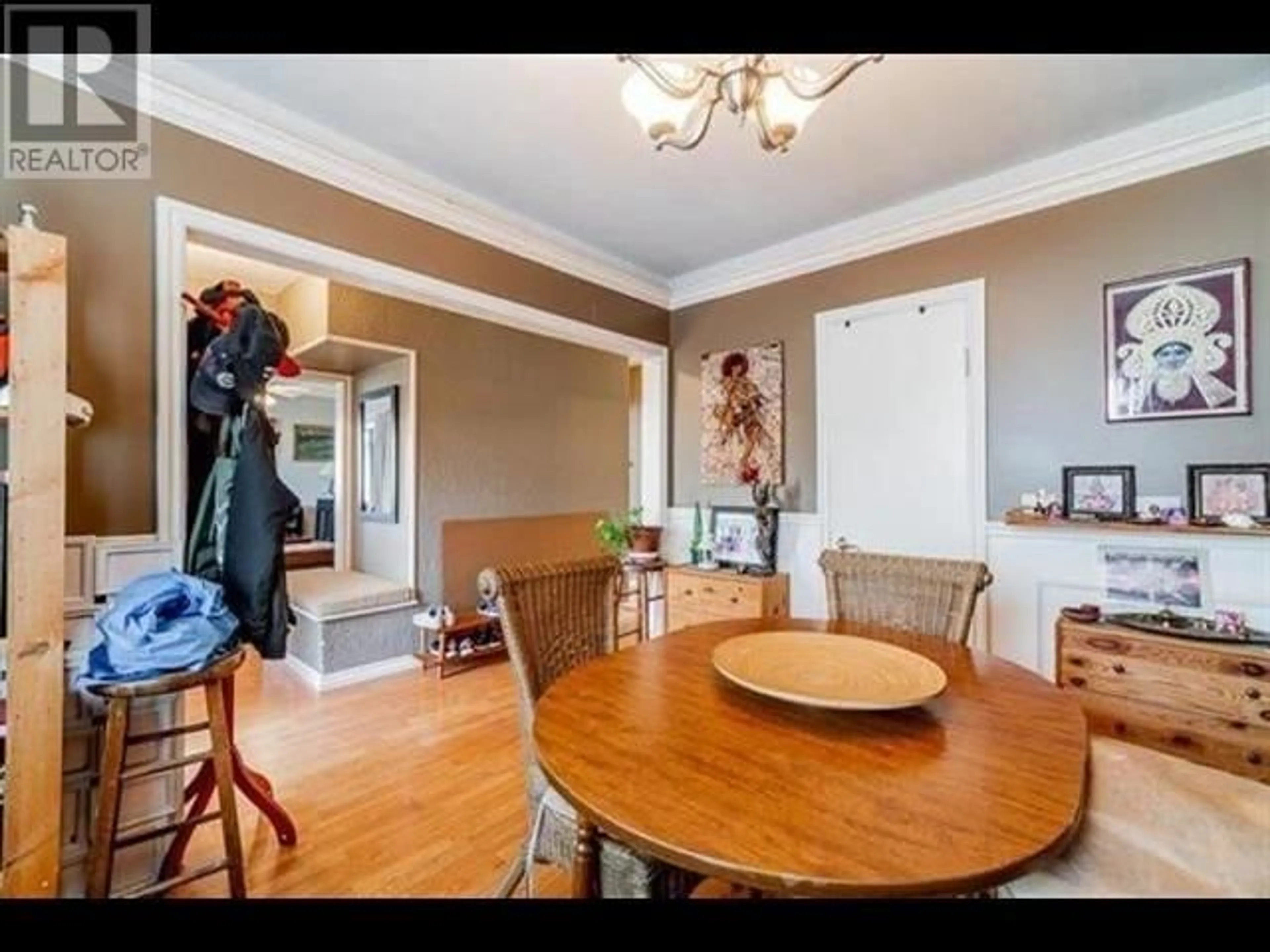 Dining room for 2720 BOUNDARY ROAD, Burnaby British Columbia V5M3Z6