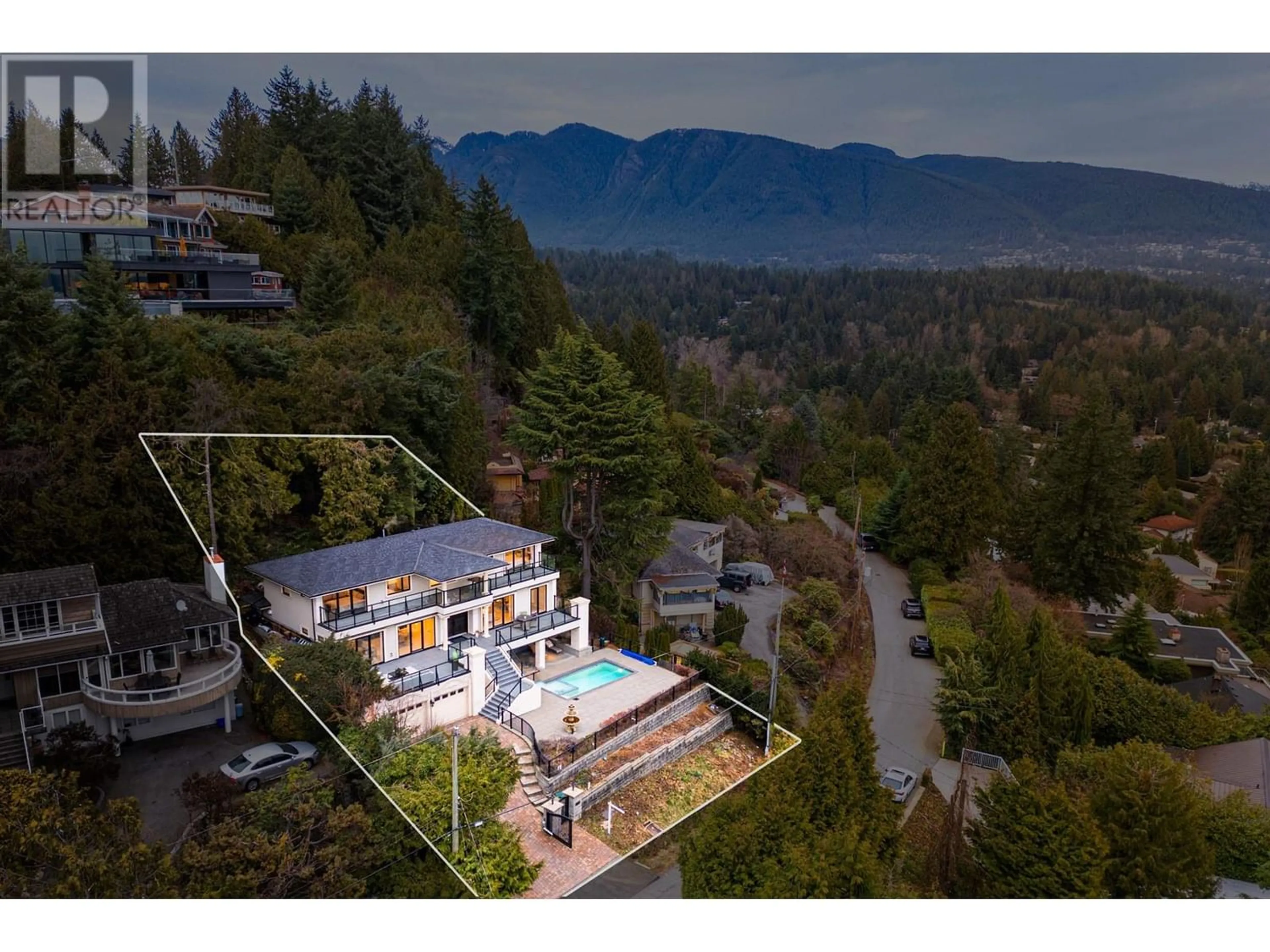 Frontside or backside of a home for 863 YOUNETTE DRIVE, West Vancouver British Columbia V7T1T1