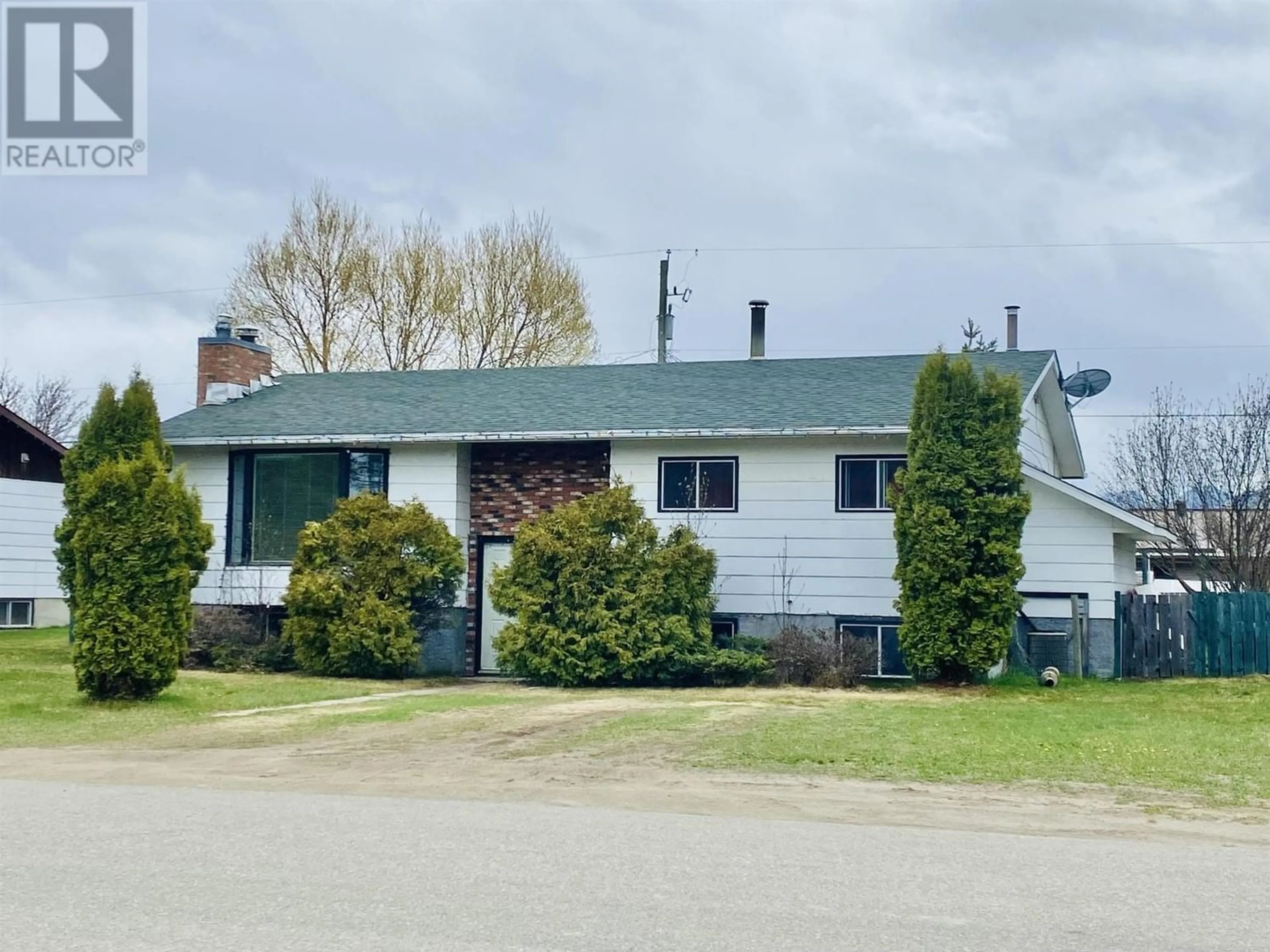 Frontside or backside of a home for 1355 8TH AVENUE, Valemount British Columbia V0E2Z0