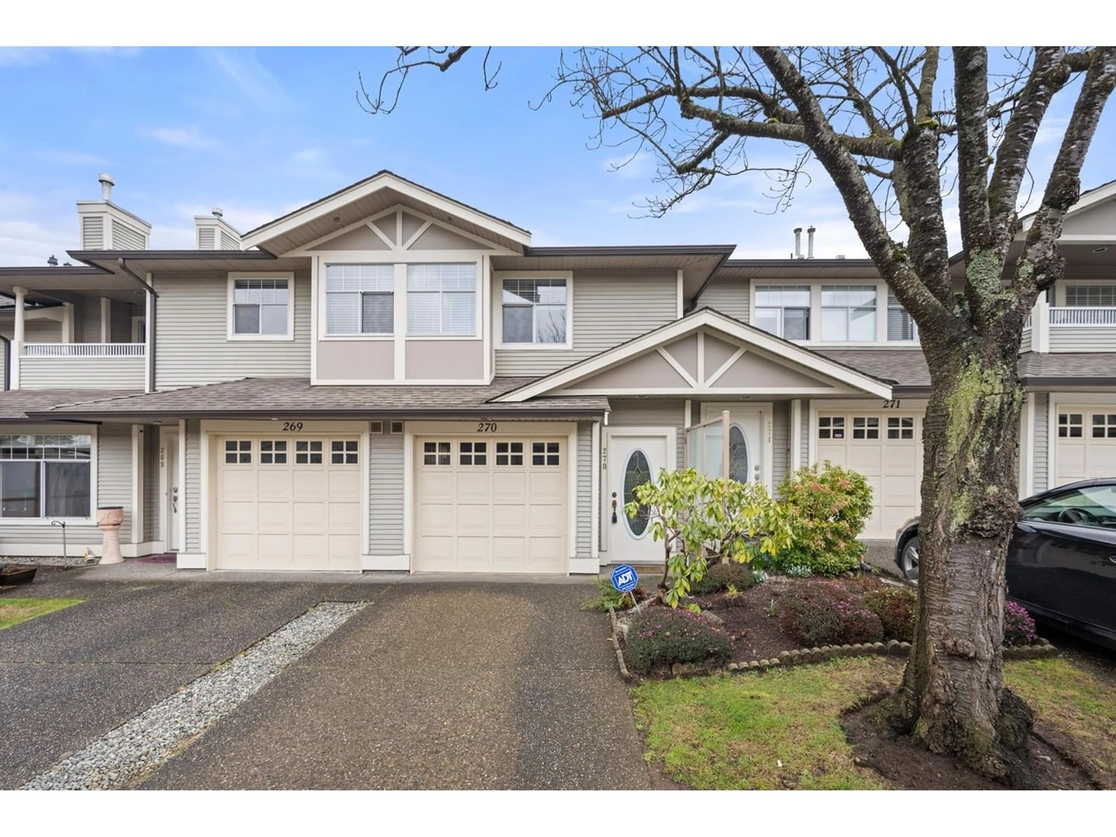 Living room for 270 20391 96 AVENUE, Langley British Columbia V1M2L2