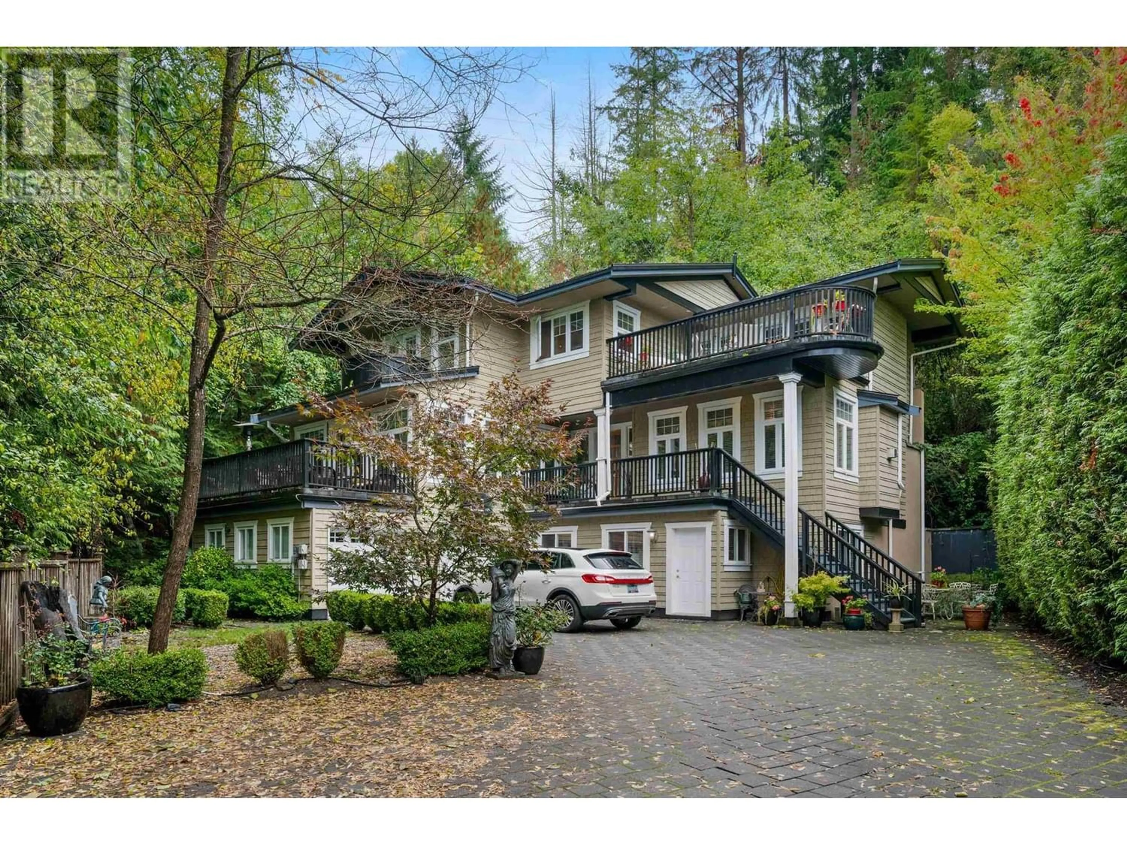 Frontside or backside of a home for 5671 WESTPORT ROAD, West Vancouver British Columbia V7W1V3