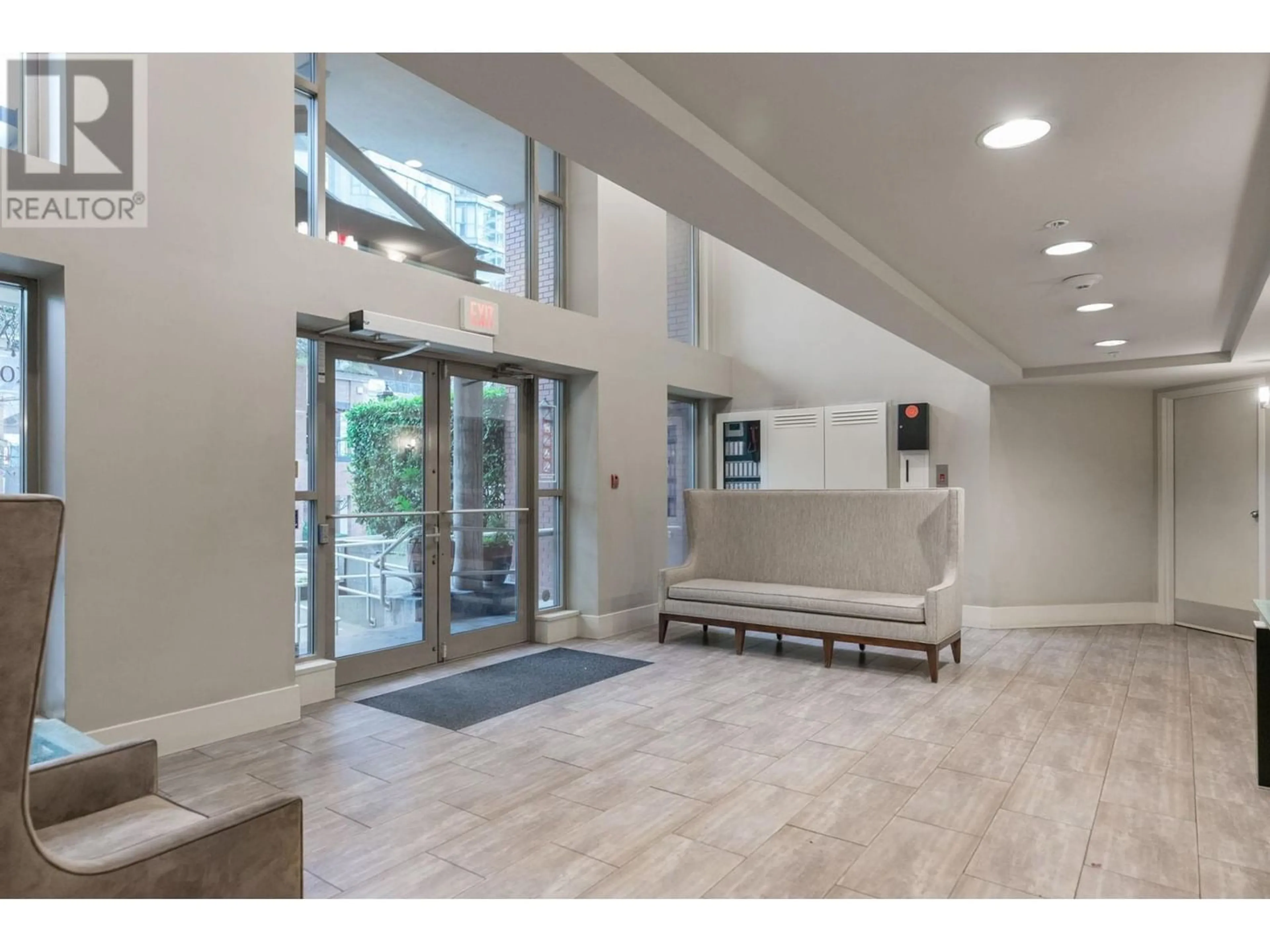 Indoor foyer for 2602 867 HAMILTON STREET, Vancouver British Columbia V6B6B7