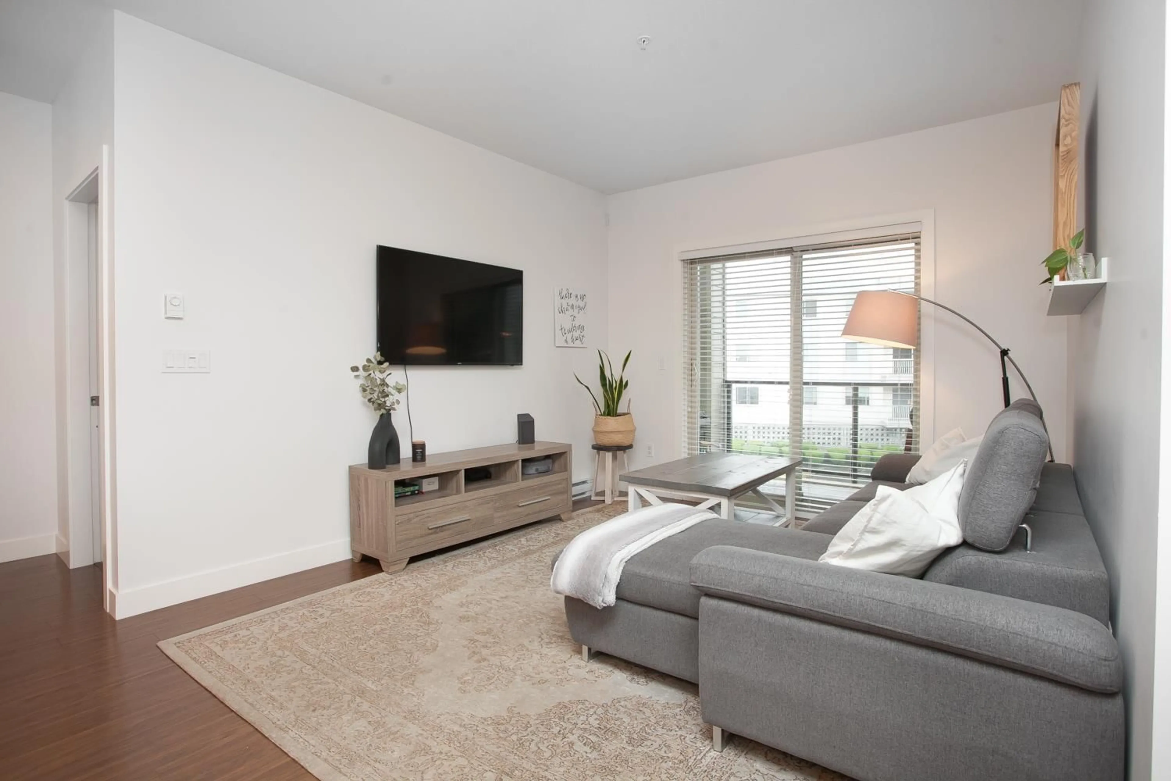 Living room with furniture, unknown for 209 - 20219 54A, Langley British Columbia V3A0C7