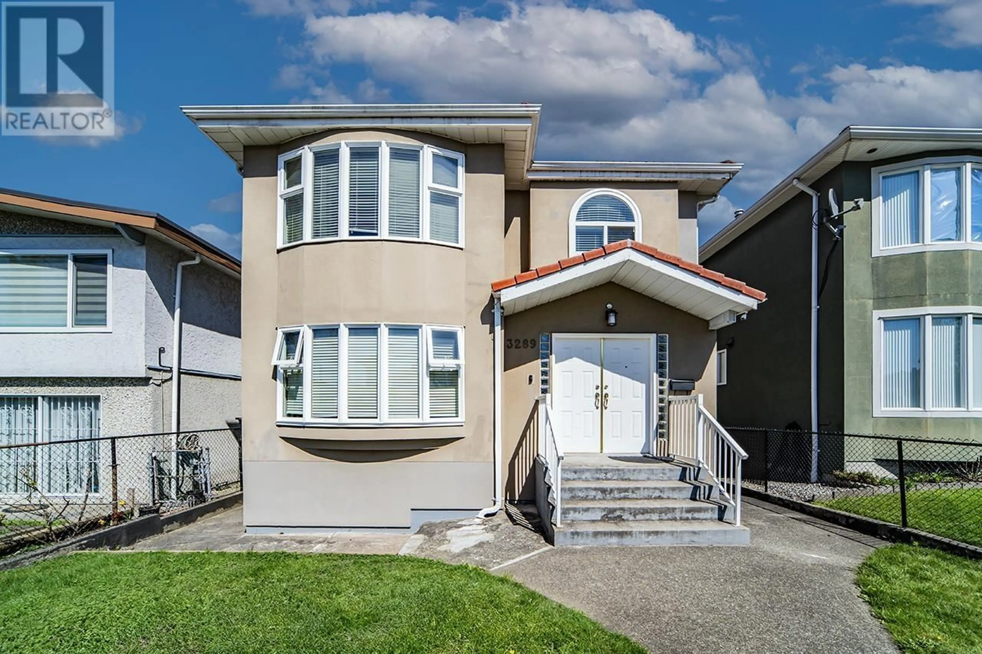 Frontside or backside of a home for 3289 PARKER STREET, Vancouver British Columbia V5K2V7