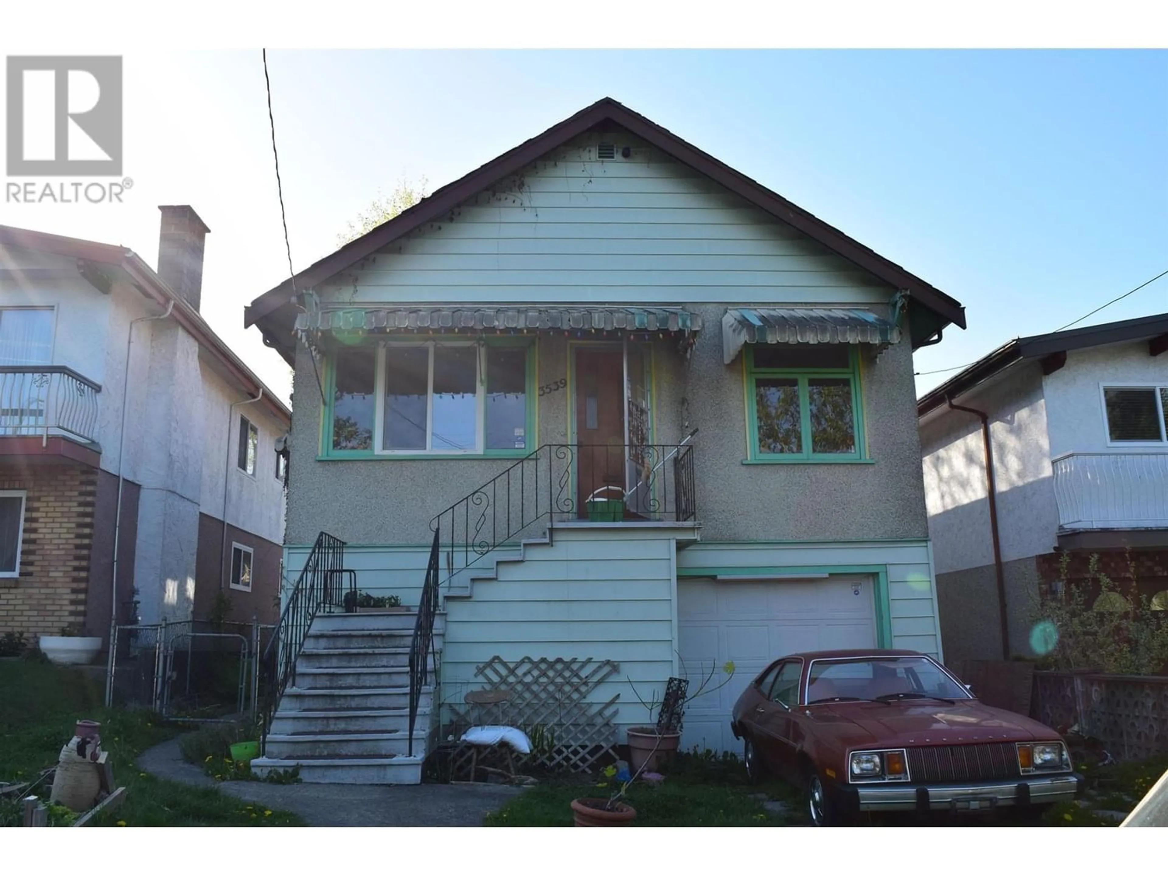 Frontside or backside of a home for 3539 HULL STREET, Vancouver British Columbia V5N4R8