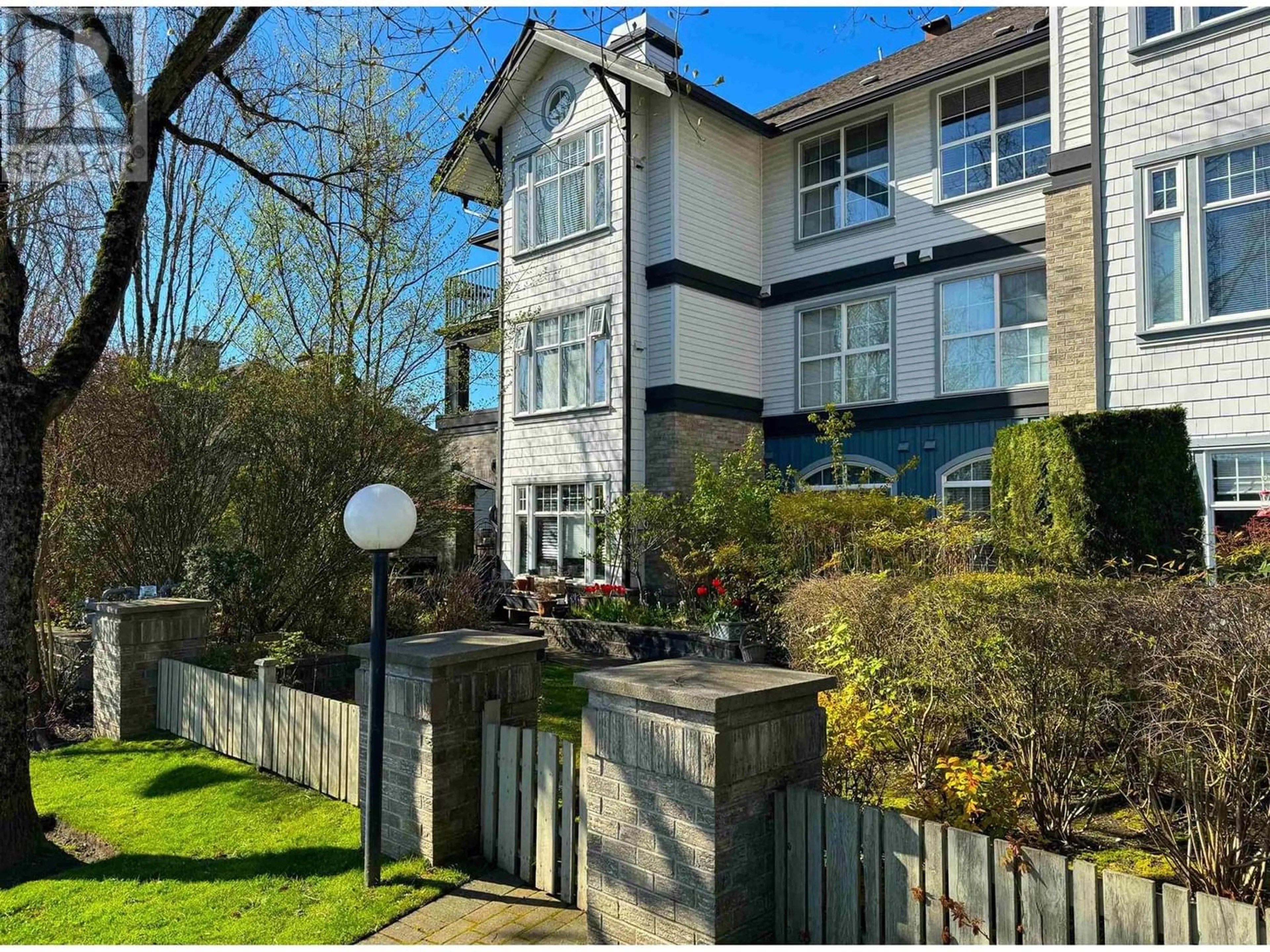A pic from exterior of the house or condo for 201 83 STAR CRESCENT, New Westminster British Columbia V3M6X8