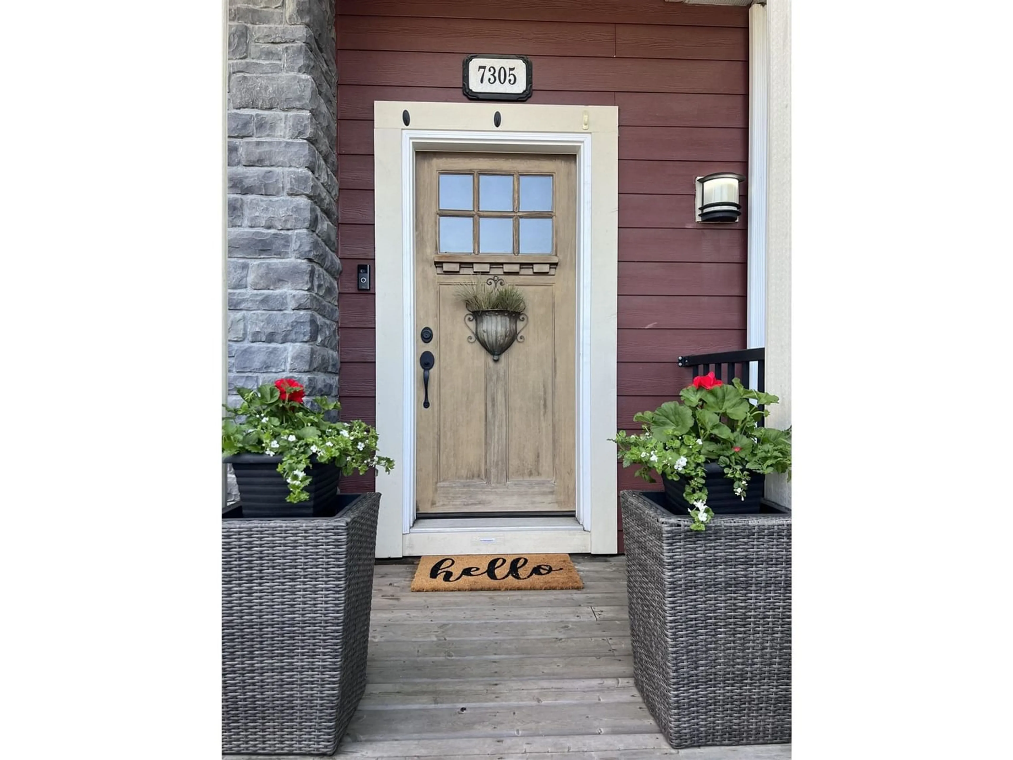 Indoor entryway for 7305 192 STREET, Surrey British Columbia V4N6L8