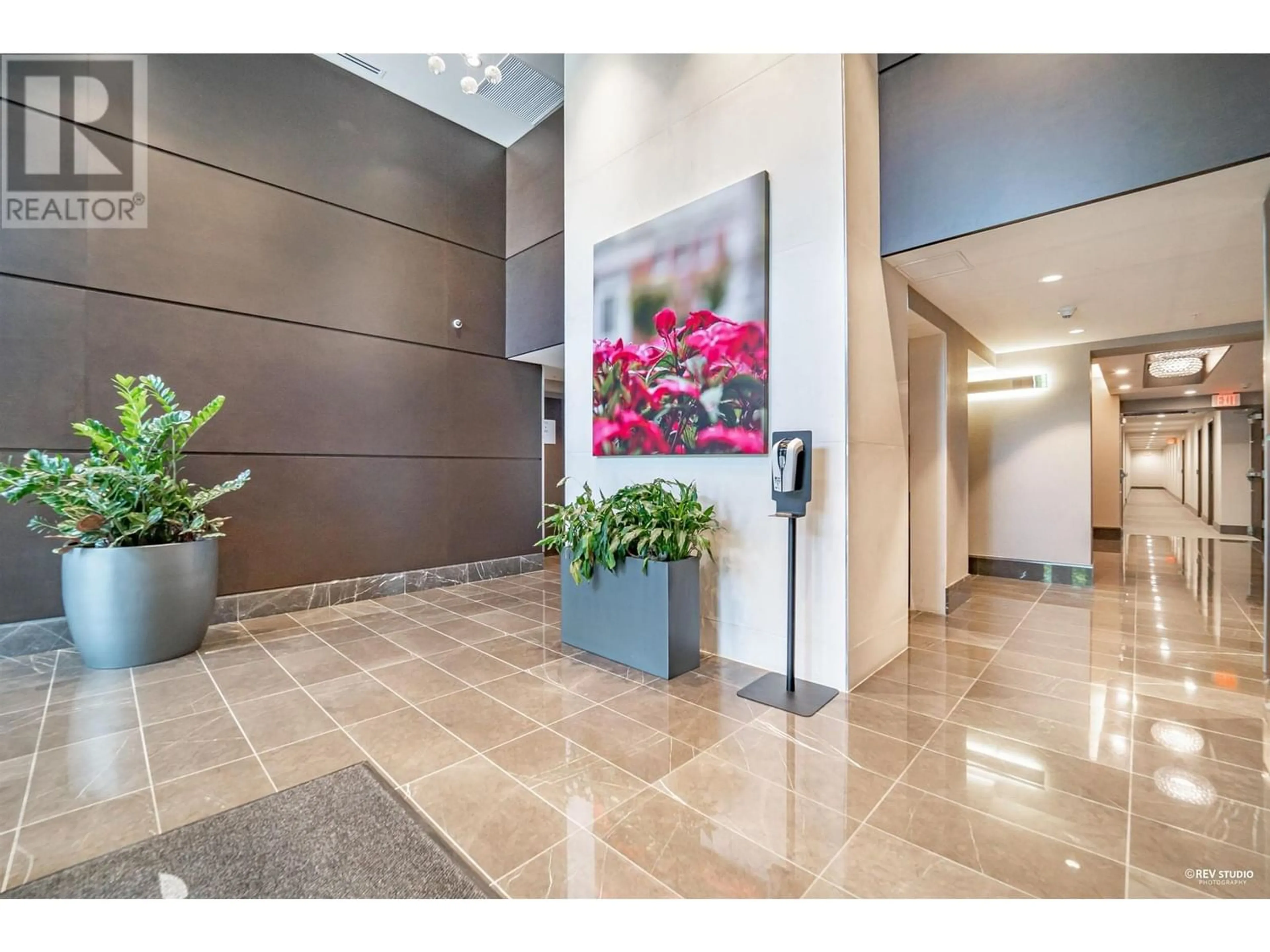 Indoor lobby for 506 1571 W 57TH AVENUE, Vancouver British Columbia V6P0H7