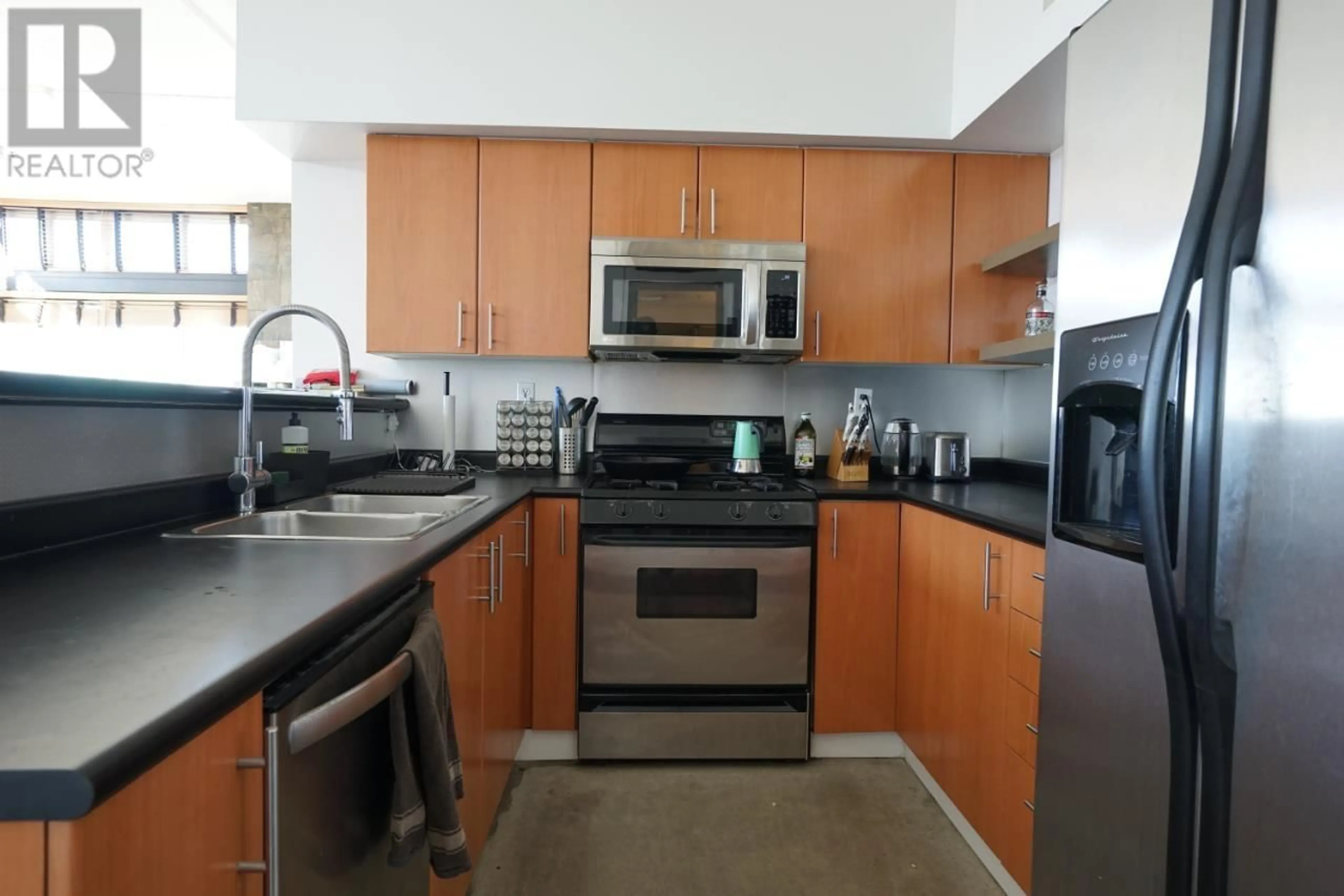 Standard kitchen, not visible floor for 1011 289 ALEXANDER STREET, Vancouver British Columbia V6A4H6