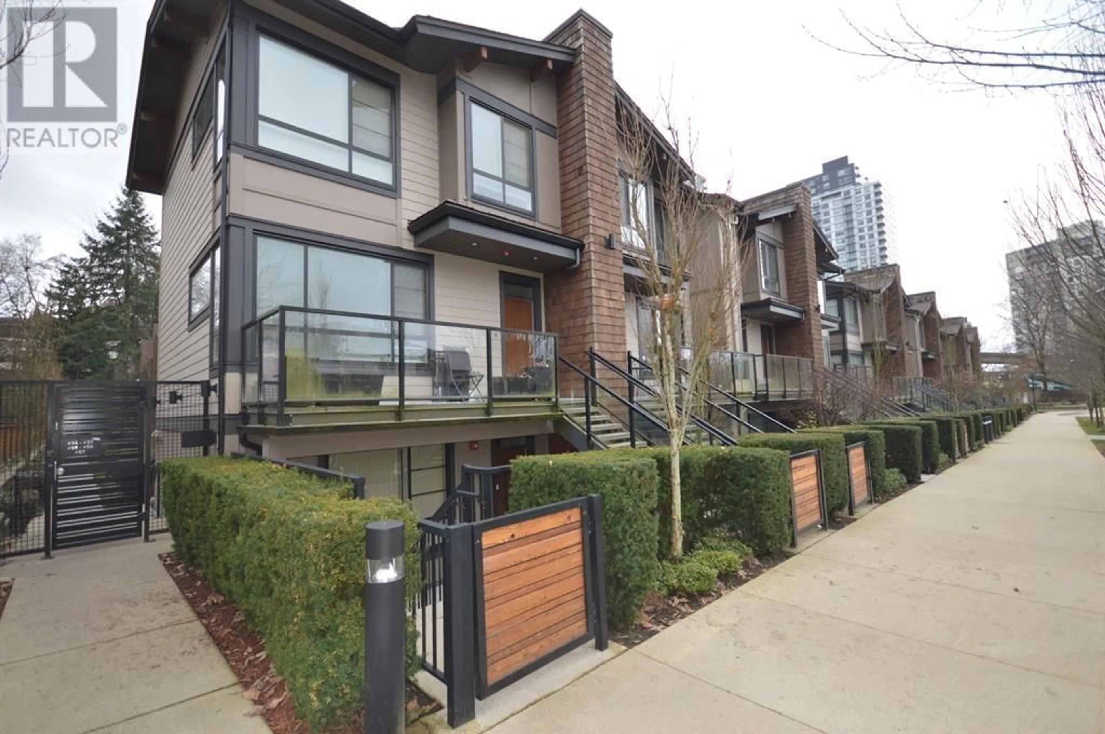 A pic from exterior of the house or condo for 33 3728 THURSTON STREET, Burnaby British Columbia V5H1H7