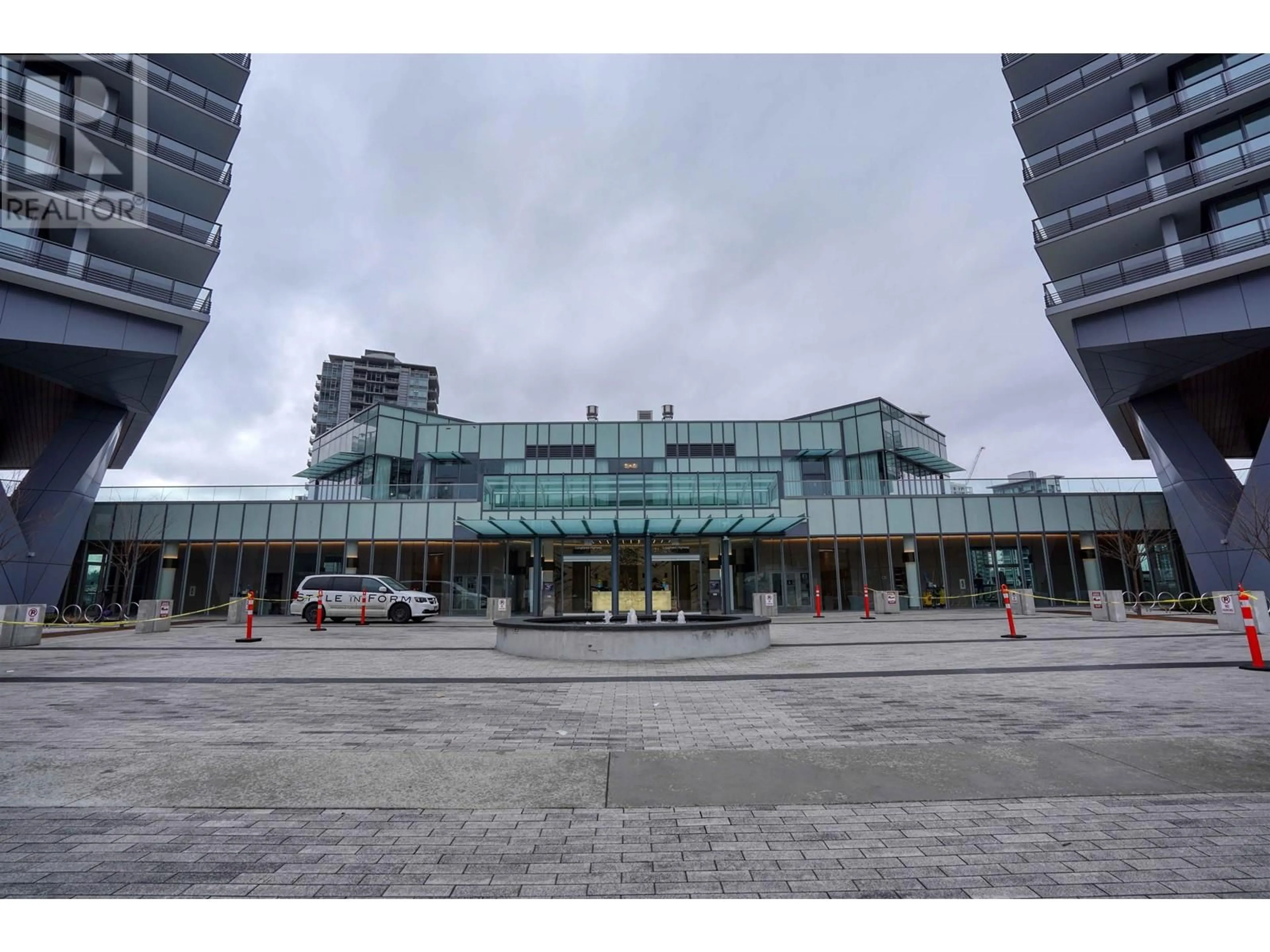 Indoor foyer for 4907 - 4730 LOUGHEED HIGHWAY, Burnaby British Columbia V5C0M9