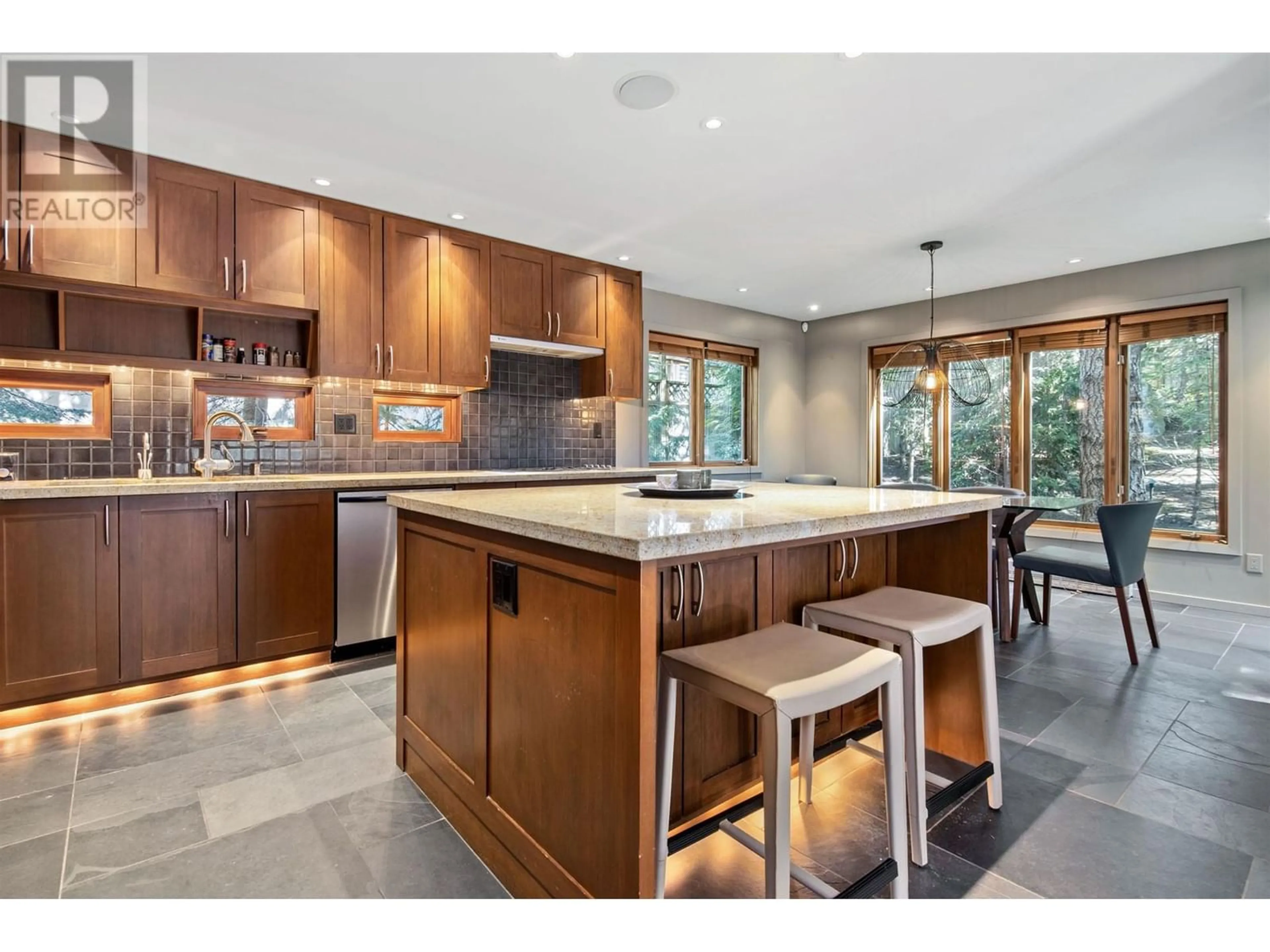 Contemporary kitchen for 6274 PALMER DRIVE, Whistler British Columbia V8E0C7