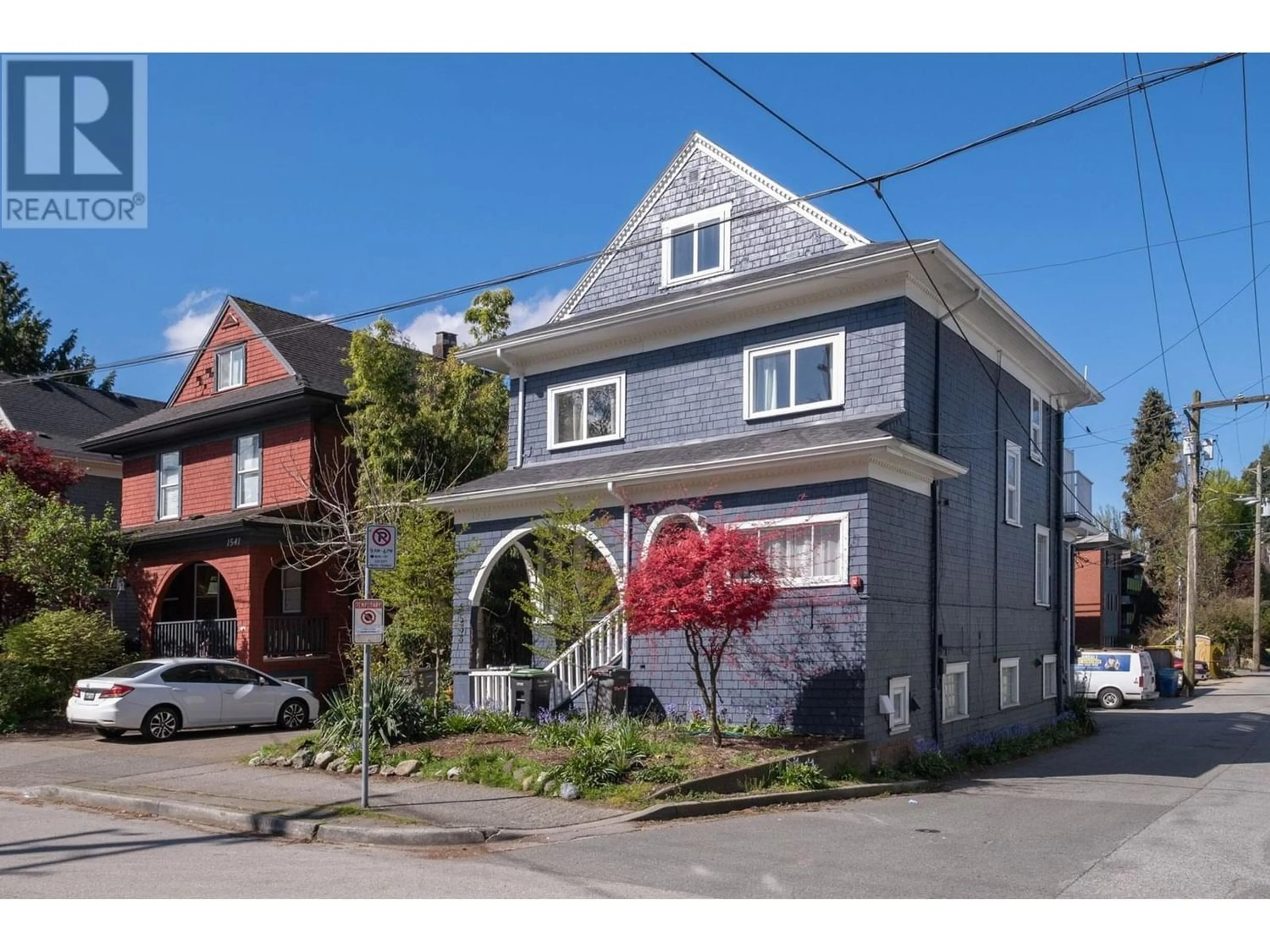 Living room for 1533 MAPLE STREET, Vancouver British Columbia V6J3S2