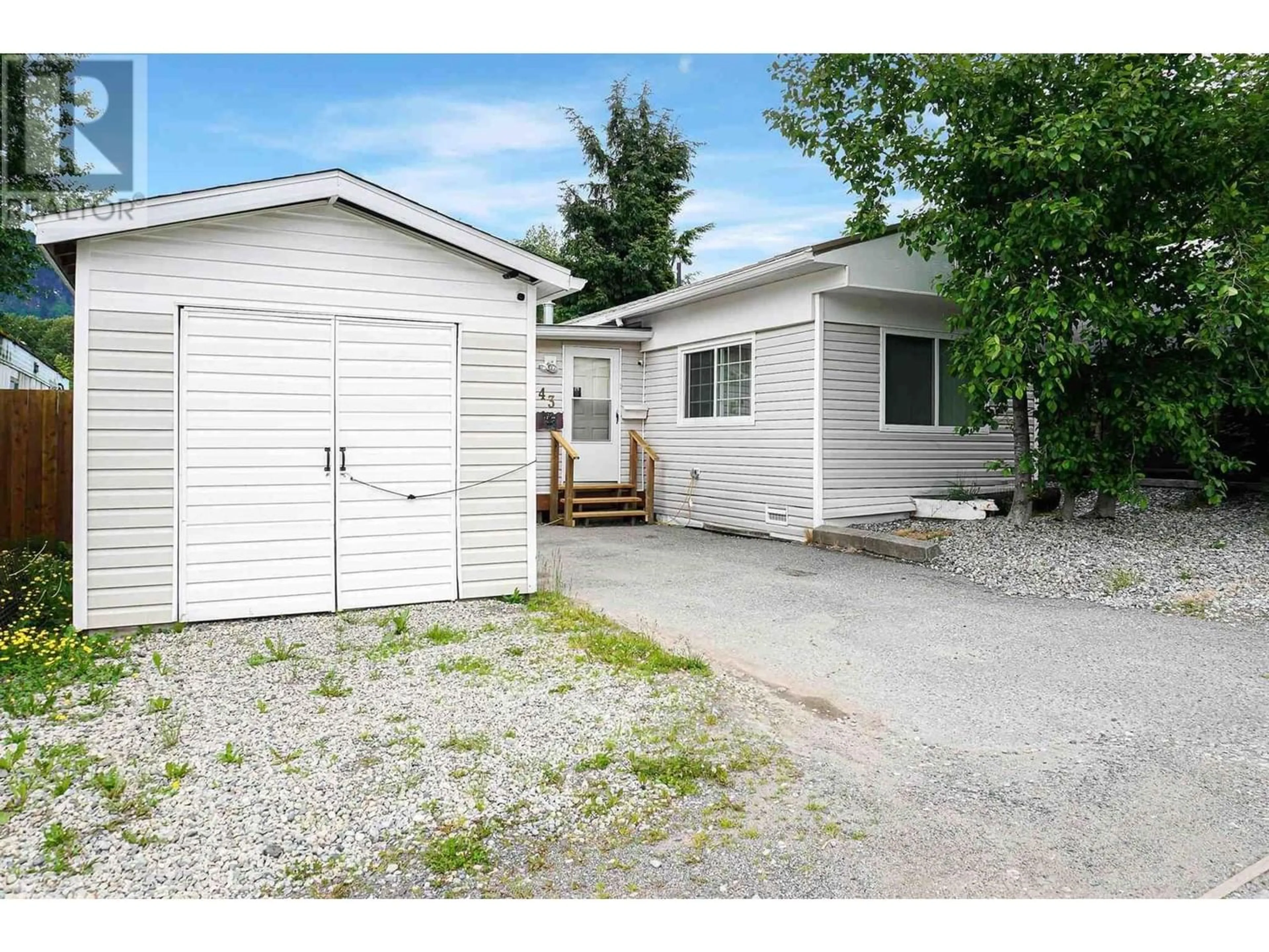 A pic from exterior of the house or condo for 43 584 COLUMBIA AVENUE, Kitimat British Columbia V8C1V3