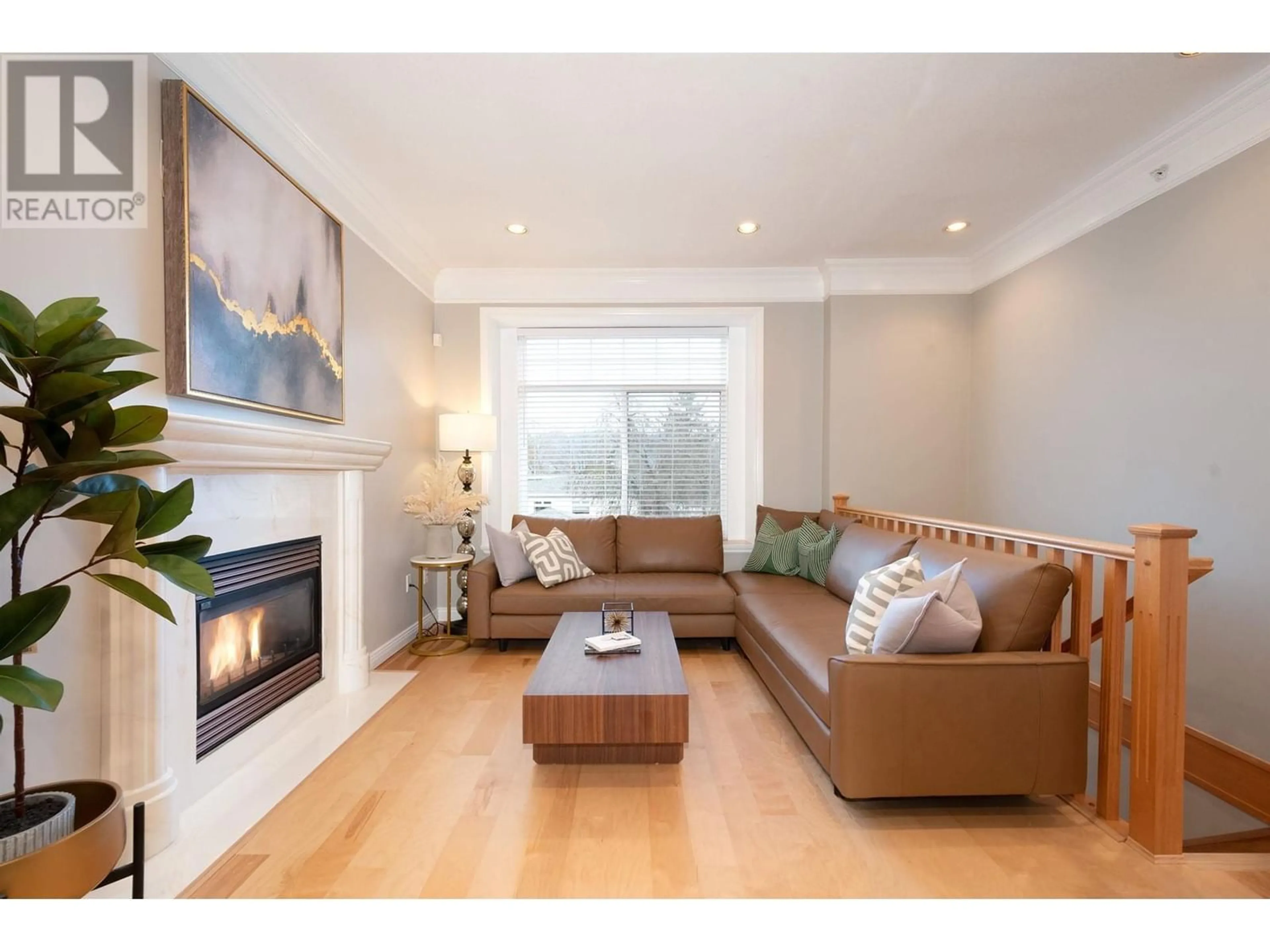 Living room for 1336 E 16TH AVENUE, Vancouver British Columbia V5T4G8