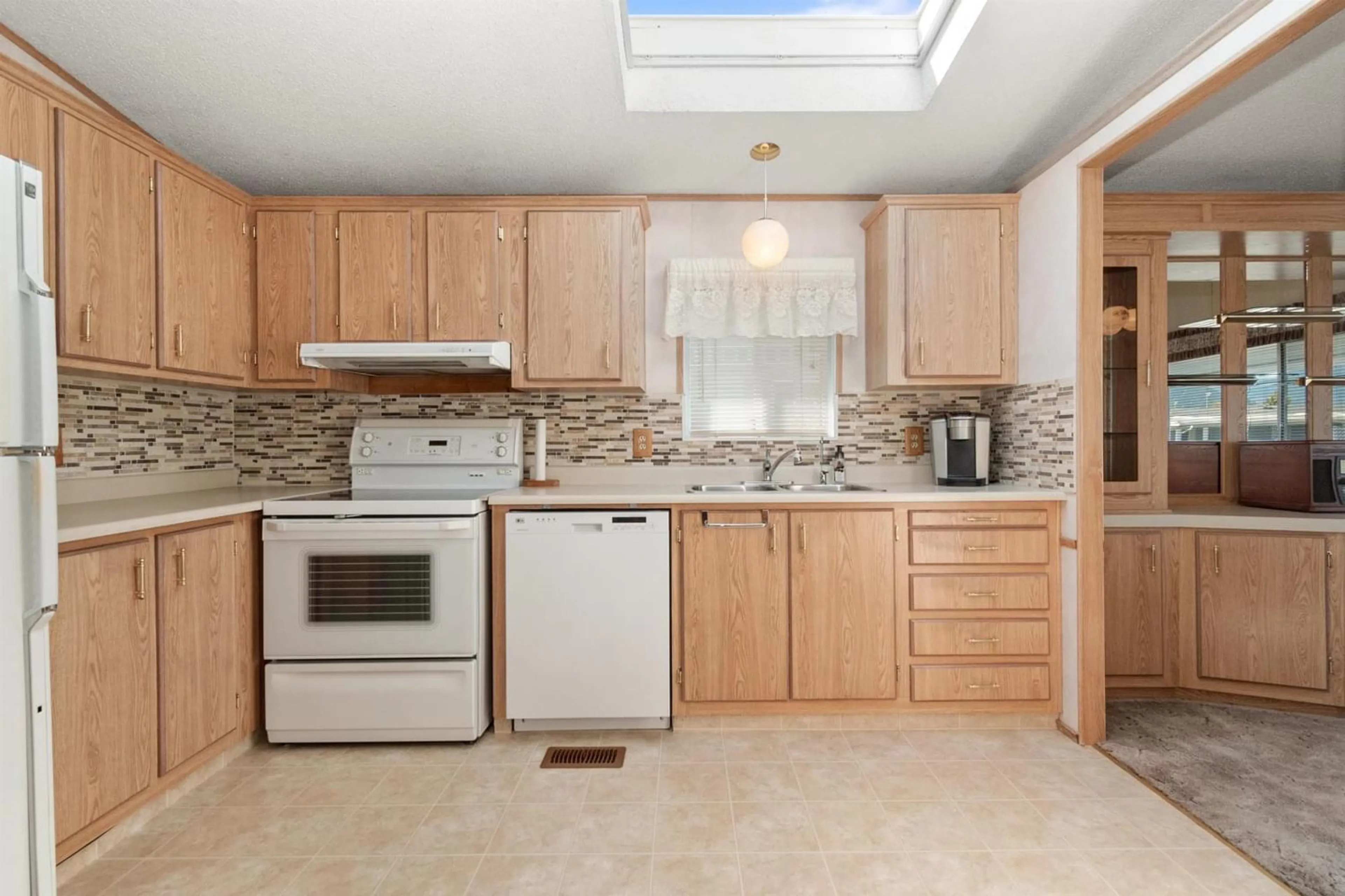 Standard kitchen for 78 9055 ASHWELL ROAD, Chilliwack British Columbia V2P7S6