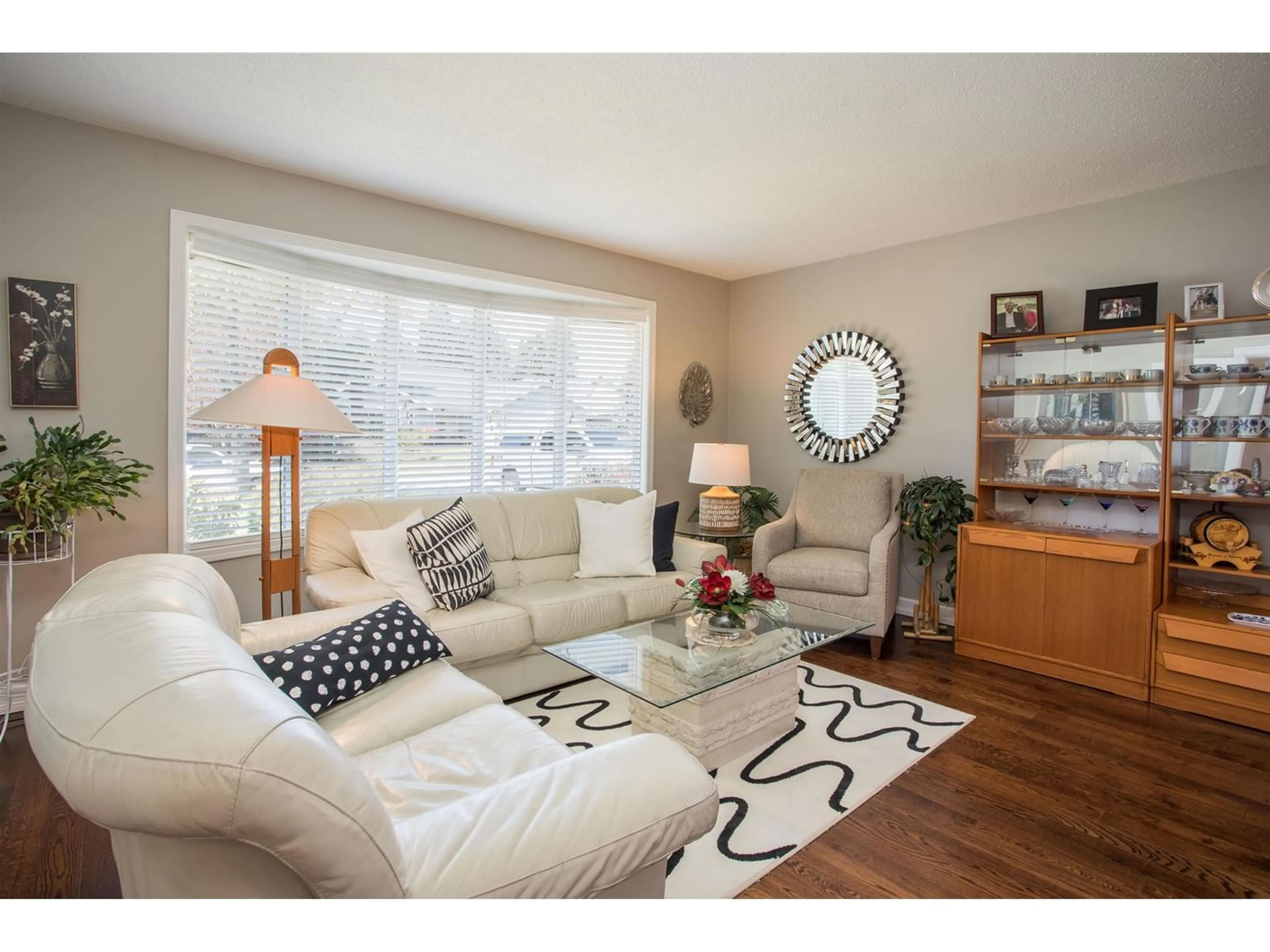 Living room for 1840 140A STREET, Surrey British Columbia V4A6S2