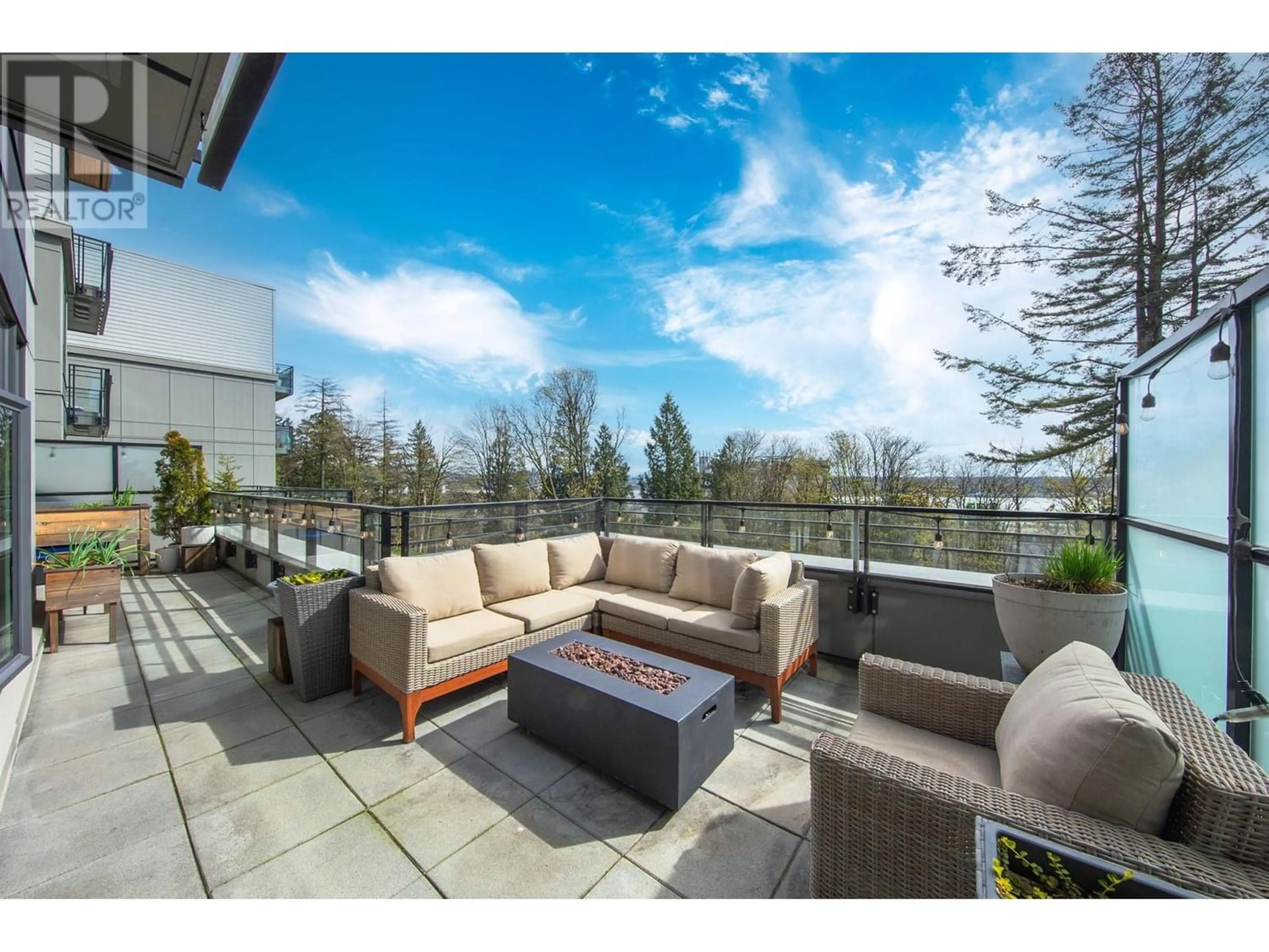 Patio for 207 747 E 3RD STREET, North Vancouver British Columbia V7L1G8