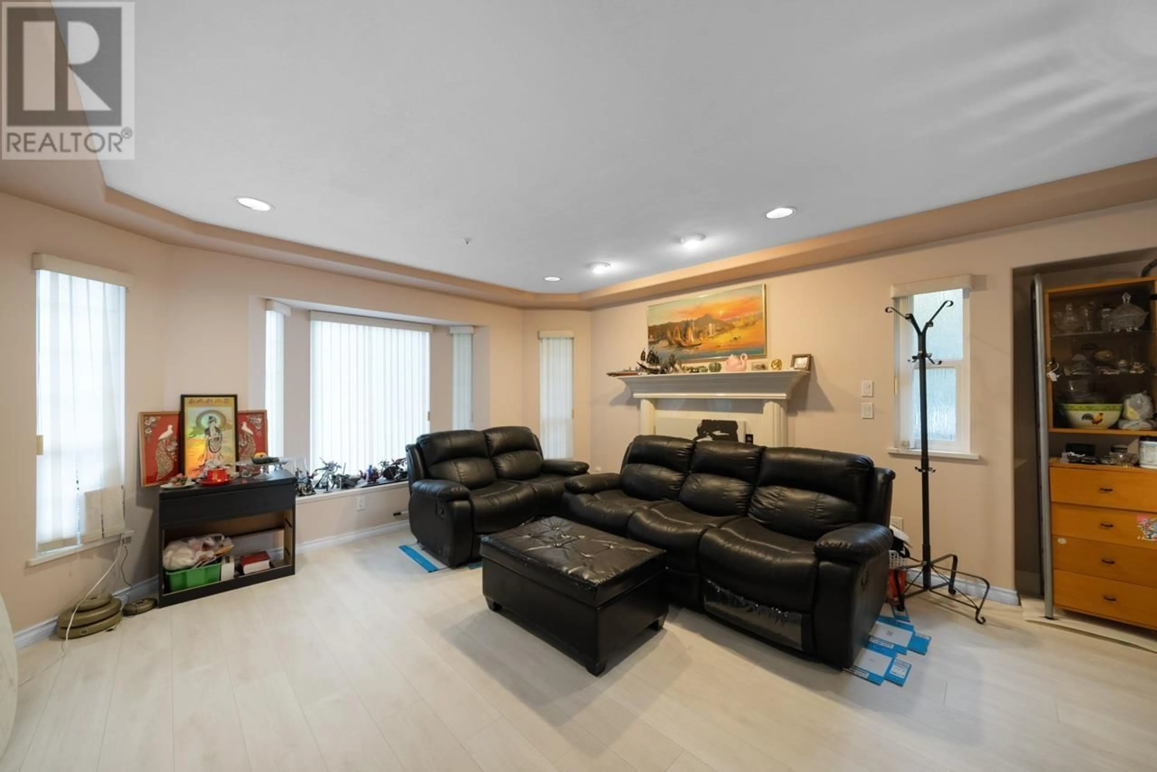 Living room for 3596 TURNER STREET, Vancouver British Columbia V5K2H9