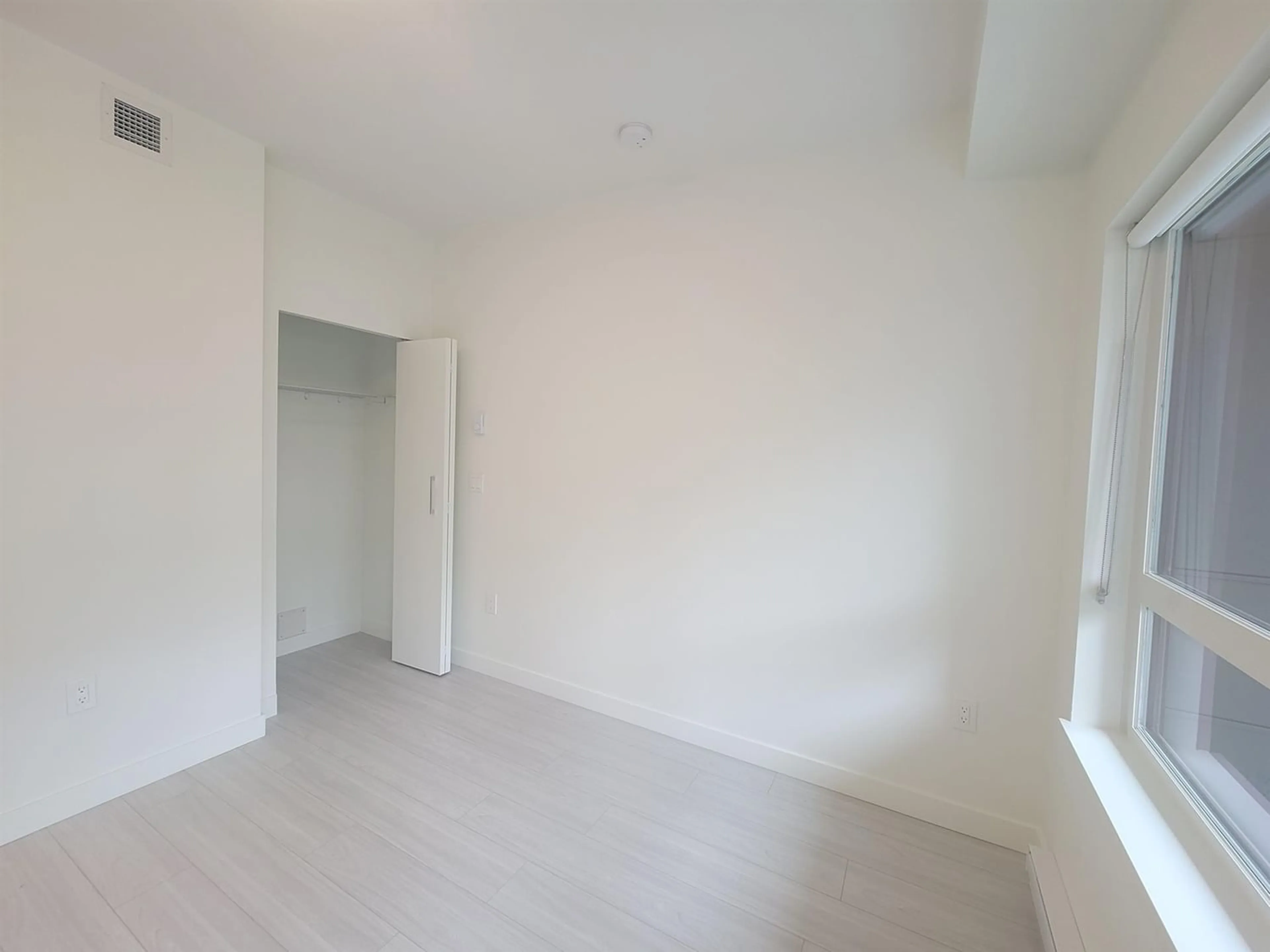 A pic of a room for 215 10777 138 STREET, Surrey British Columbia V3T4K8