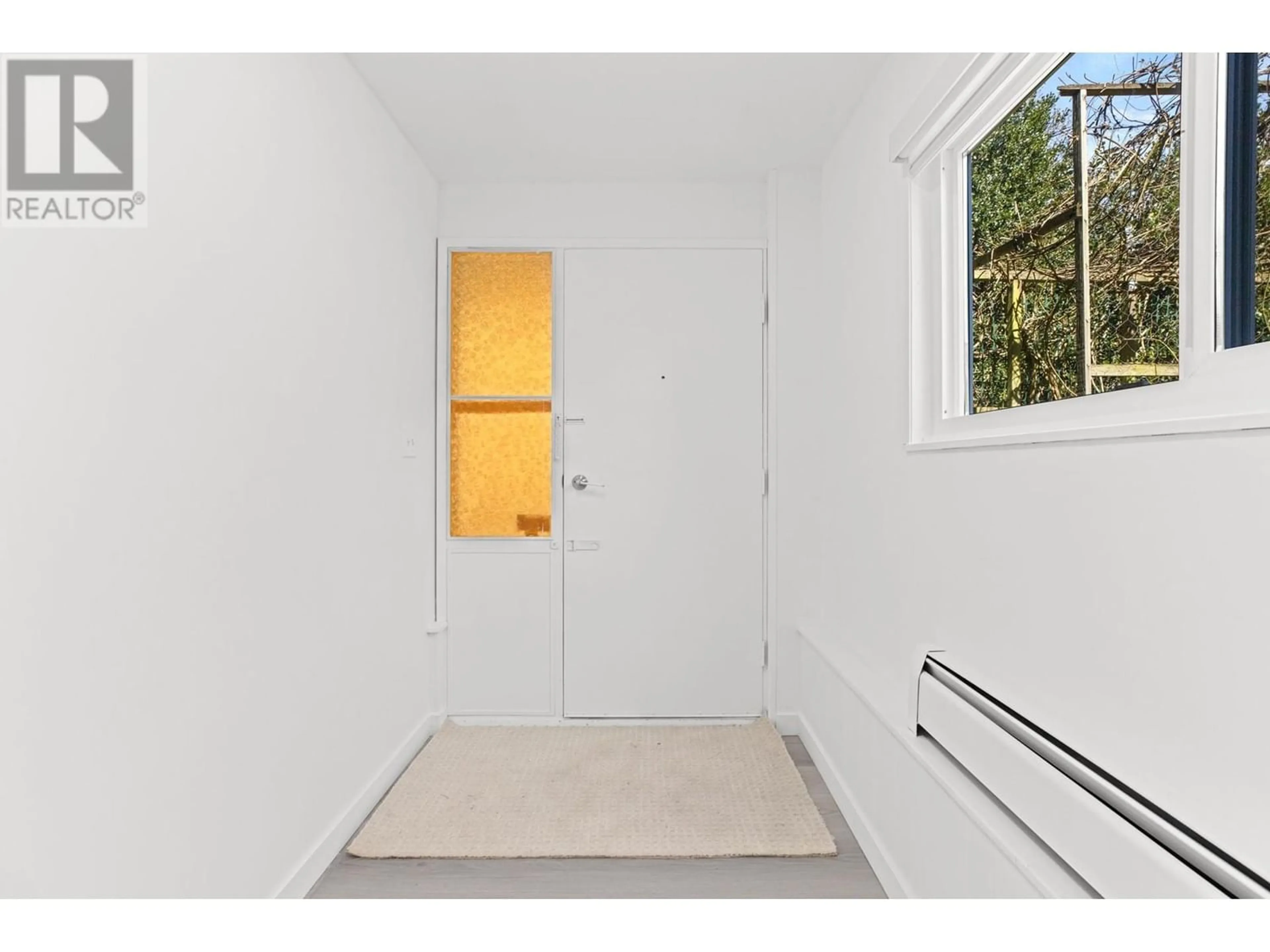 Indoor entryway for 2764 W 17TH AVENUE, Vancouver British Columbia V6L1A1