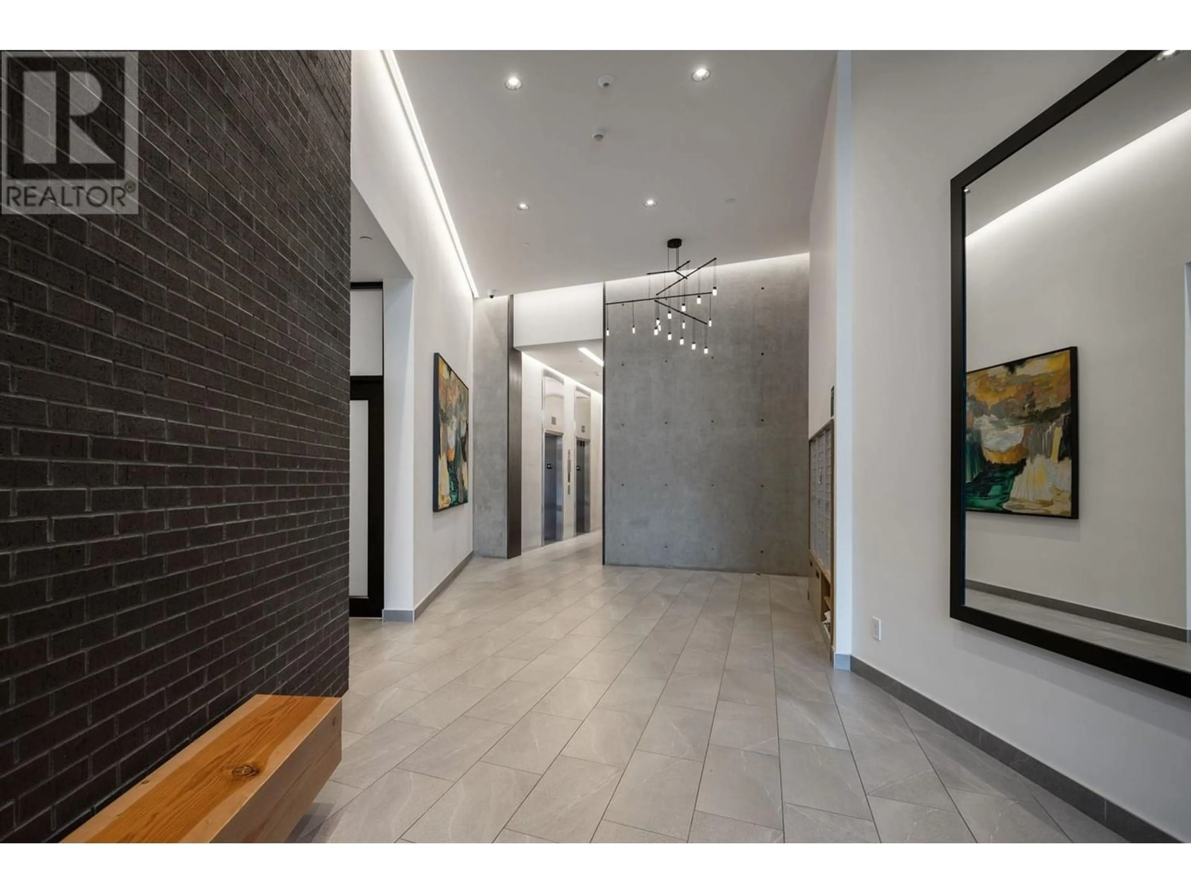 Indoor foyer for 504 210 E 5TH AVENUE, Vancouver British Columbia V5T0K1