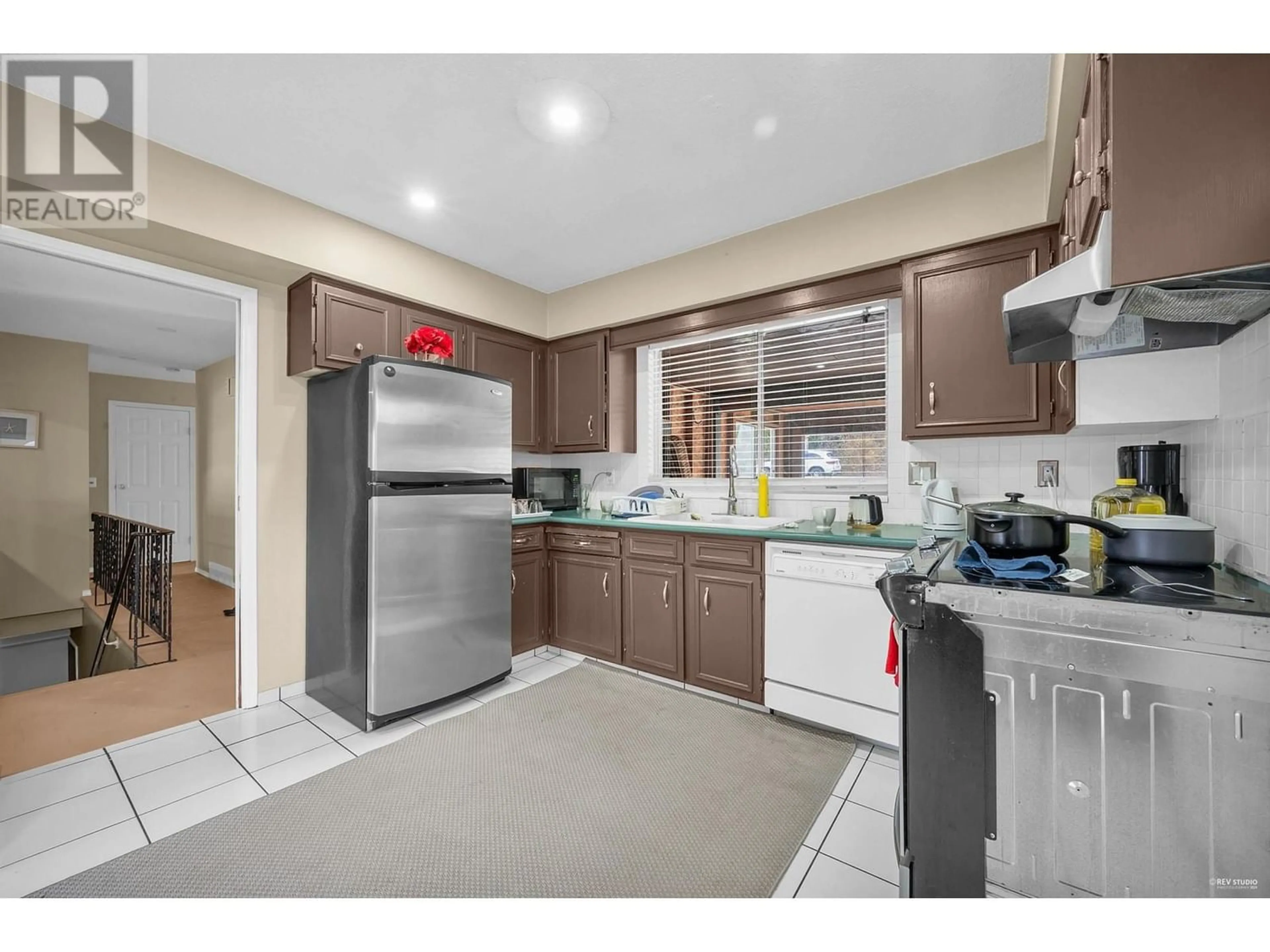 Standard kitchen for 83 WARRICK STREET, Coquitlam British Columbia V3K5L3