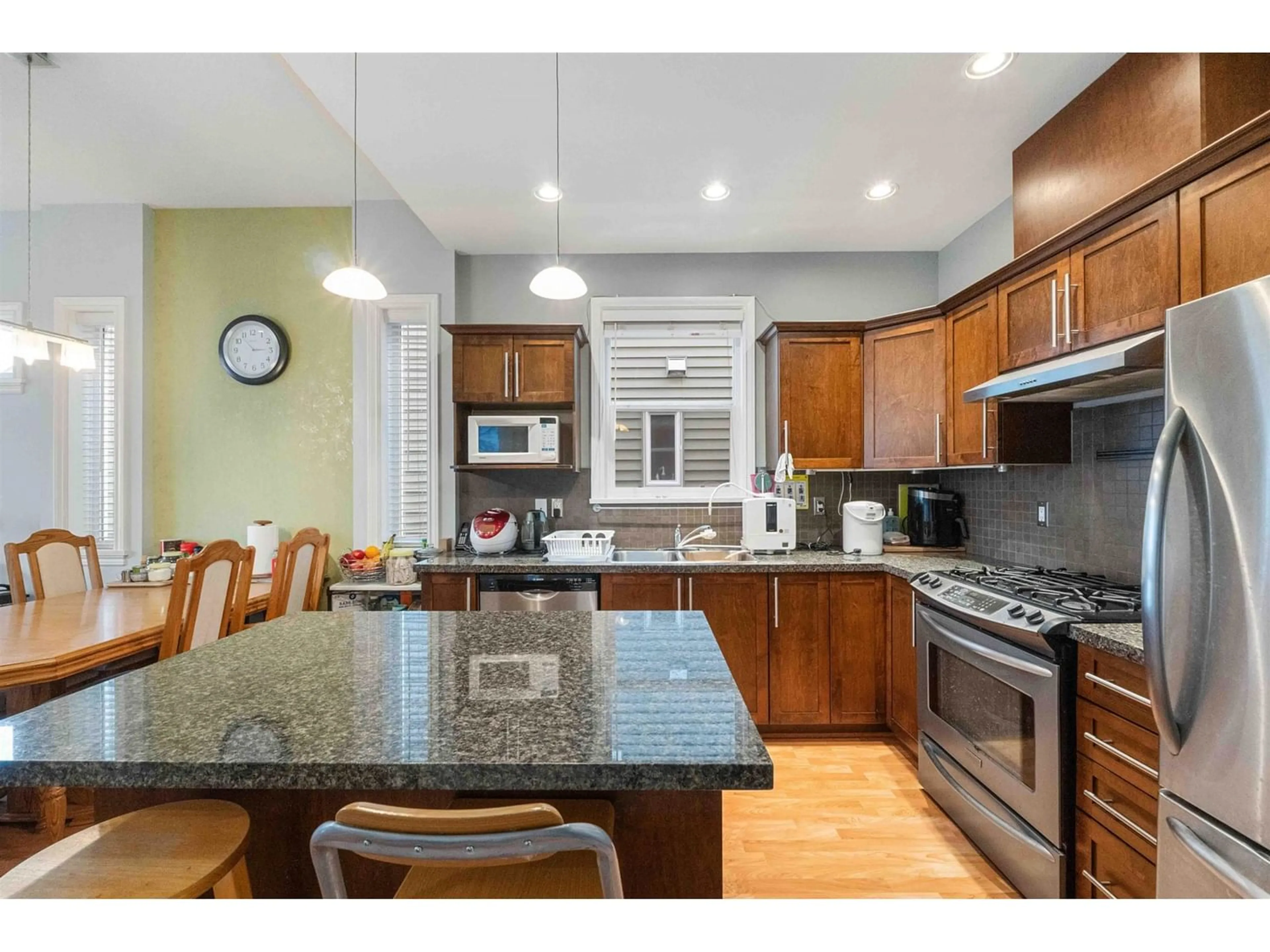 Kitchen for 6622 193A STREET, Surrey British Columbia V4N0C1