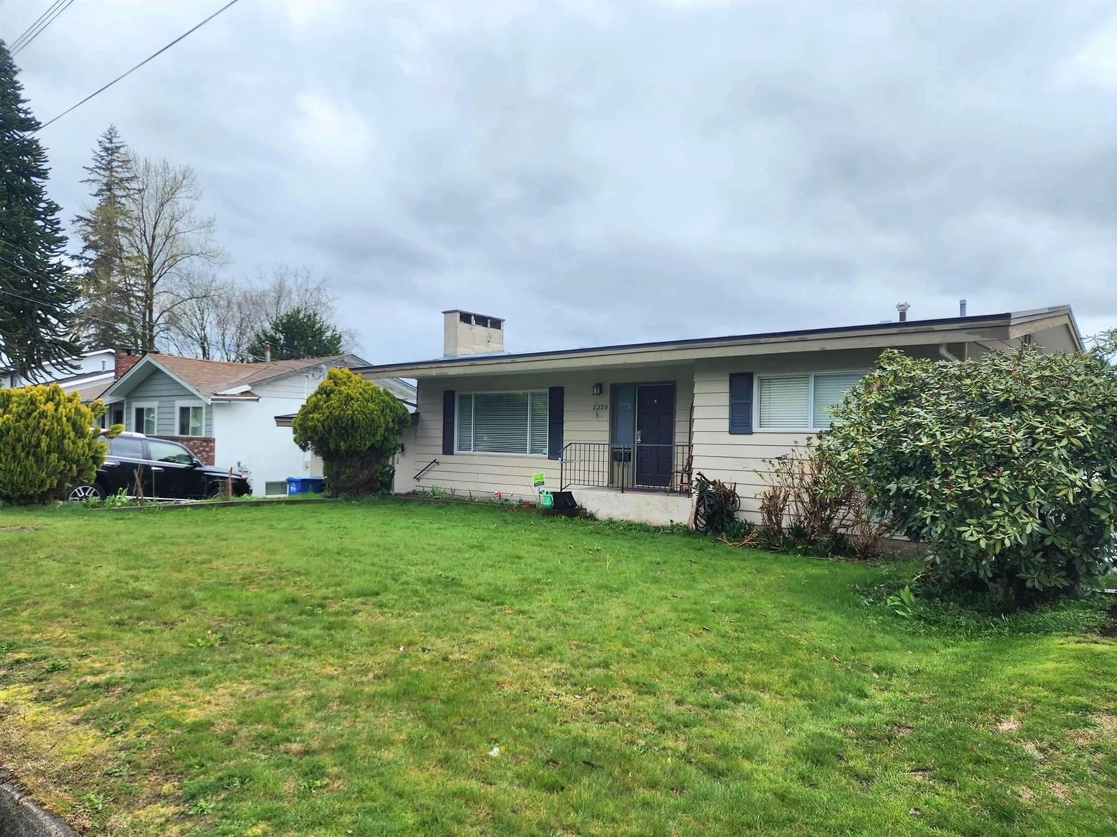 Frontside or backside of a home for 2320 RIDGEWAY STREET, Abbotsford British Columbia V2T3H3