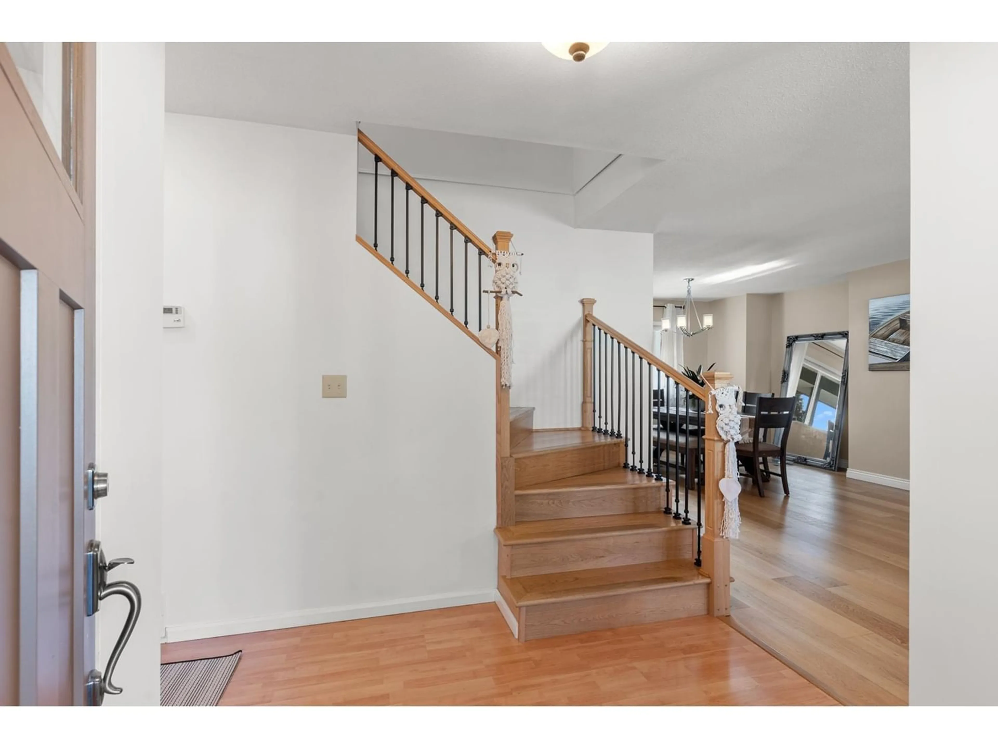 Indoor foyer for 9211 209B PLACE, Langley British Columbia V1M1T1