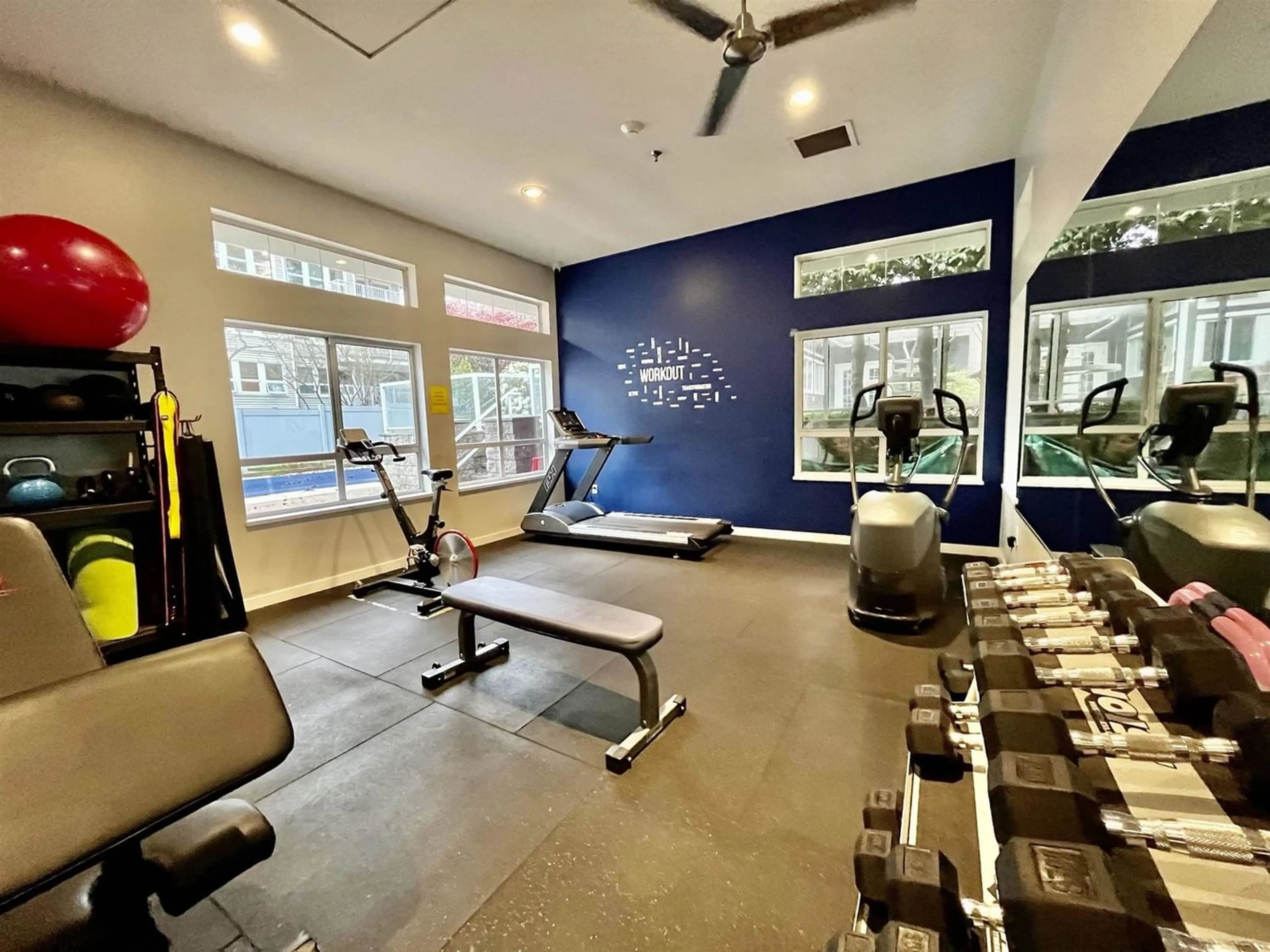 Gym or fitness room, wood floors for 210 9668 148 STREET, Surrey British Columbia V3R0W2