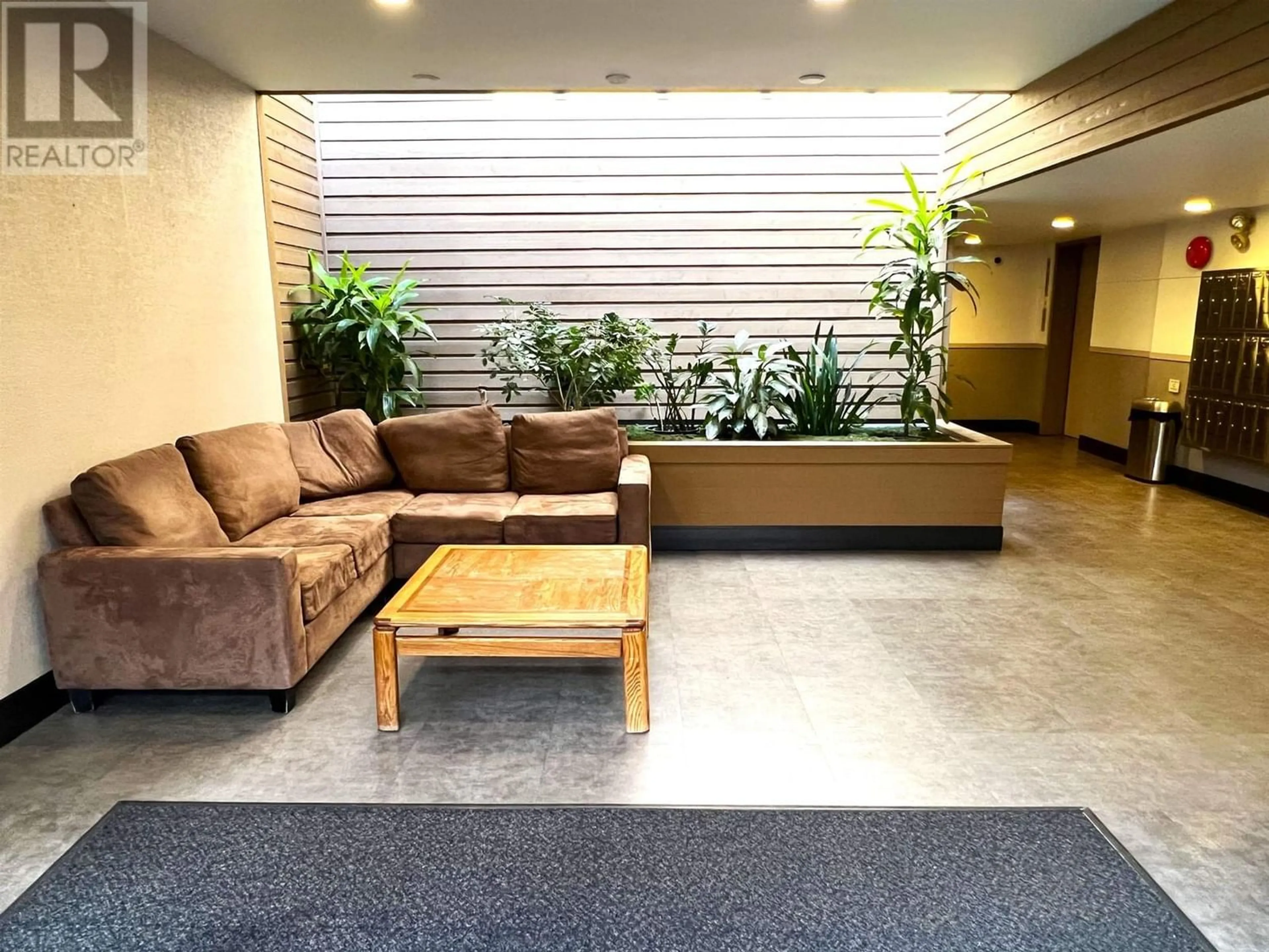 Indoor lobby for 306 1435 NELSON STREET, Vancouver British Columbia V6G2Z3