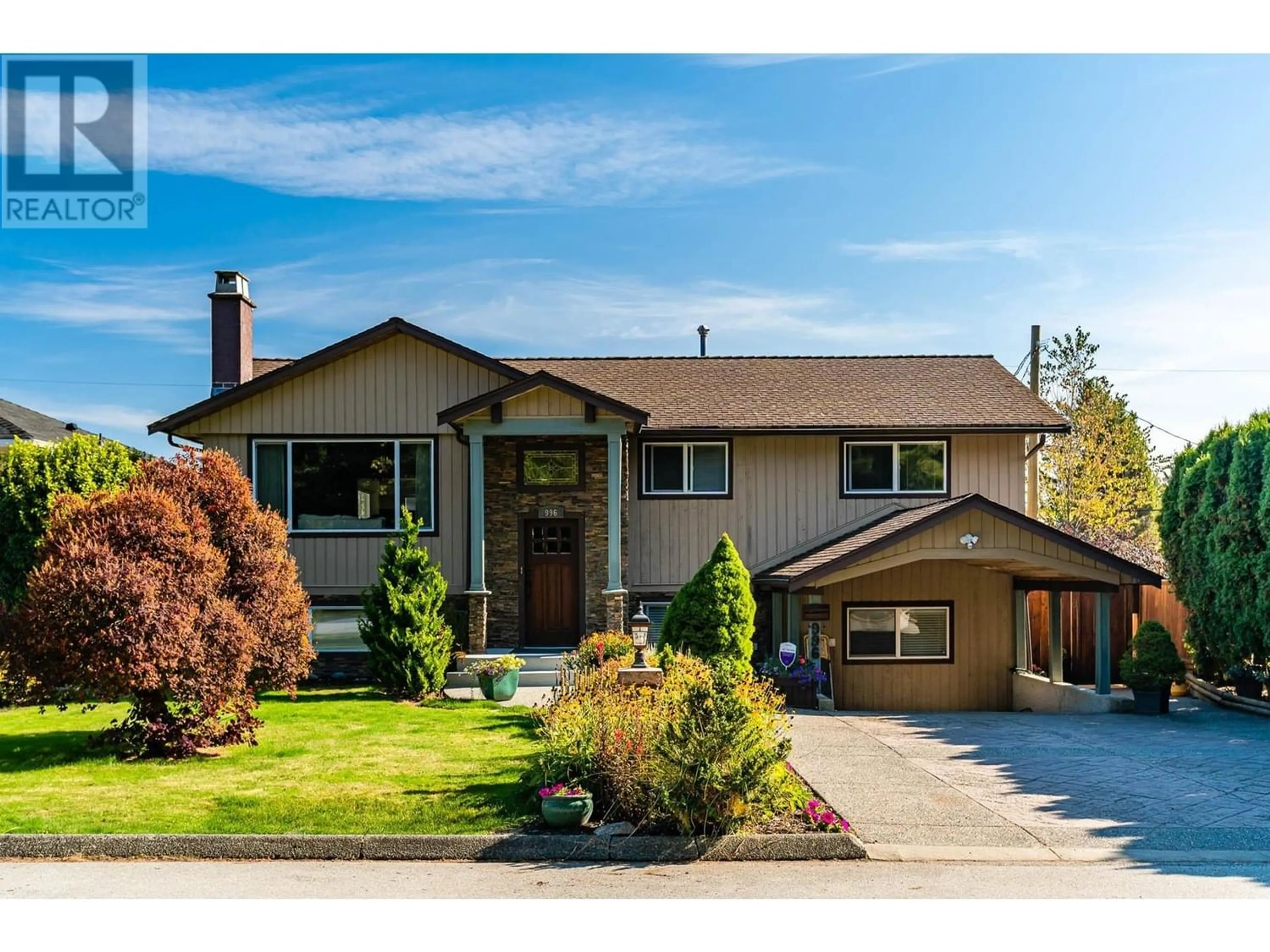 Frontside or backside of a home for 996 WELDON COURT, Port Moody British Columbia V3H1H4