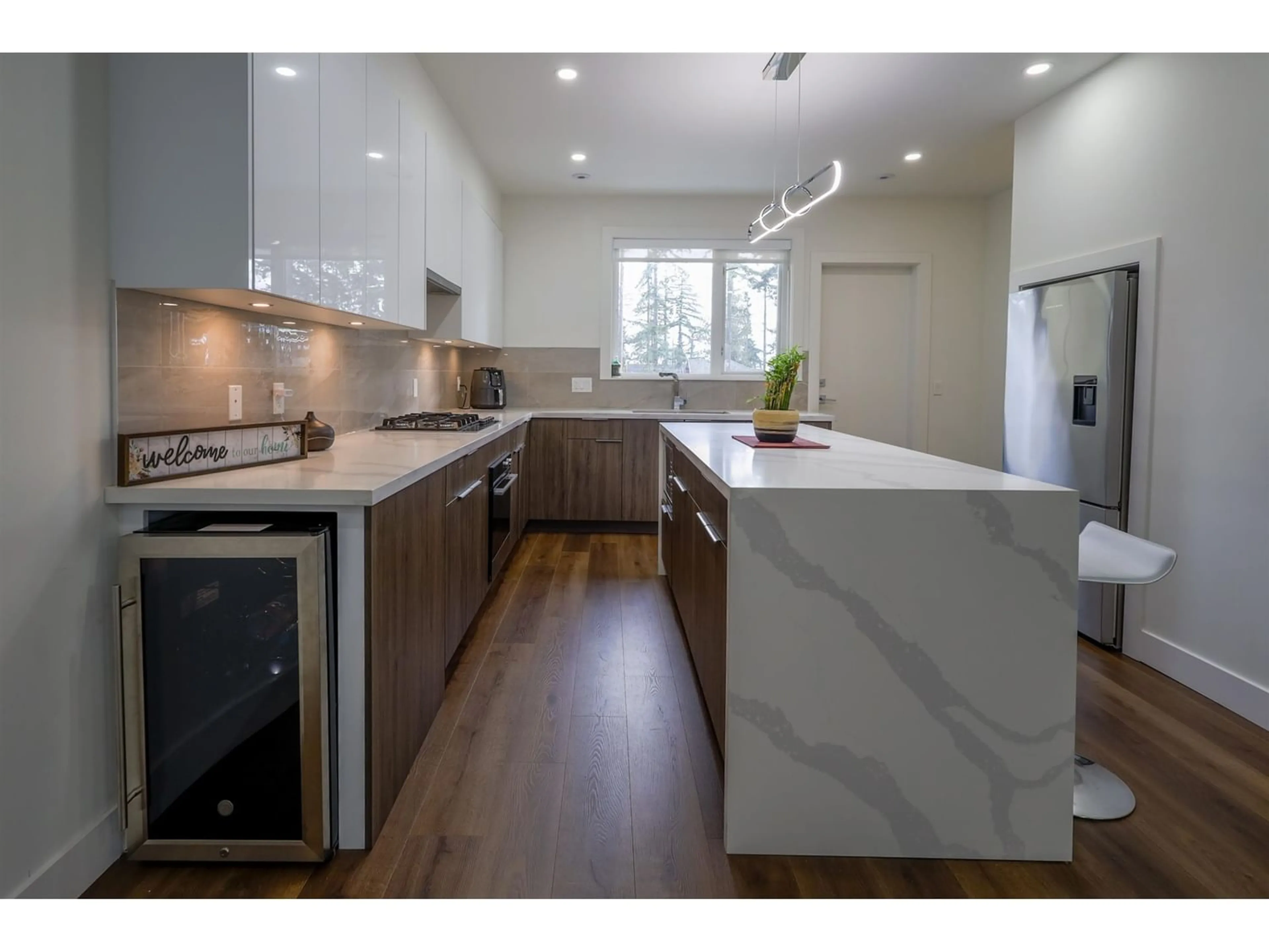 Contemporary kitchen for 18 5858 132 STREET, Surrey British Columbia V3X1N1