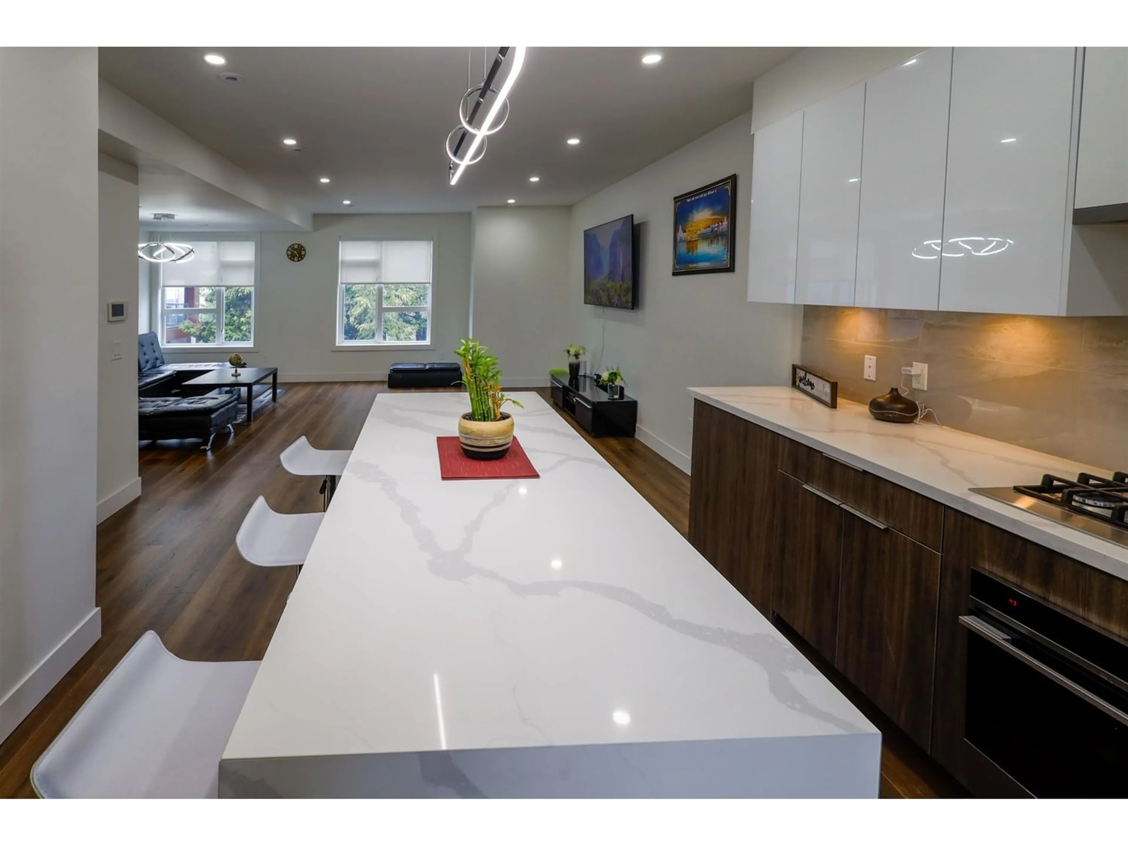 Contemporary kitchen for 18 5858 132 STREET, Surrey British Columbia V3X1N1