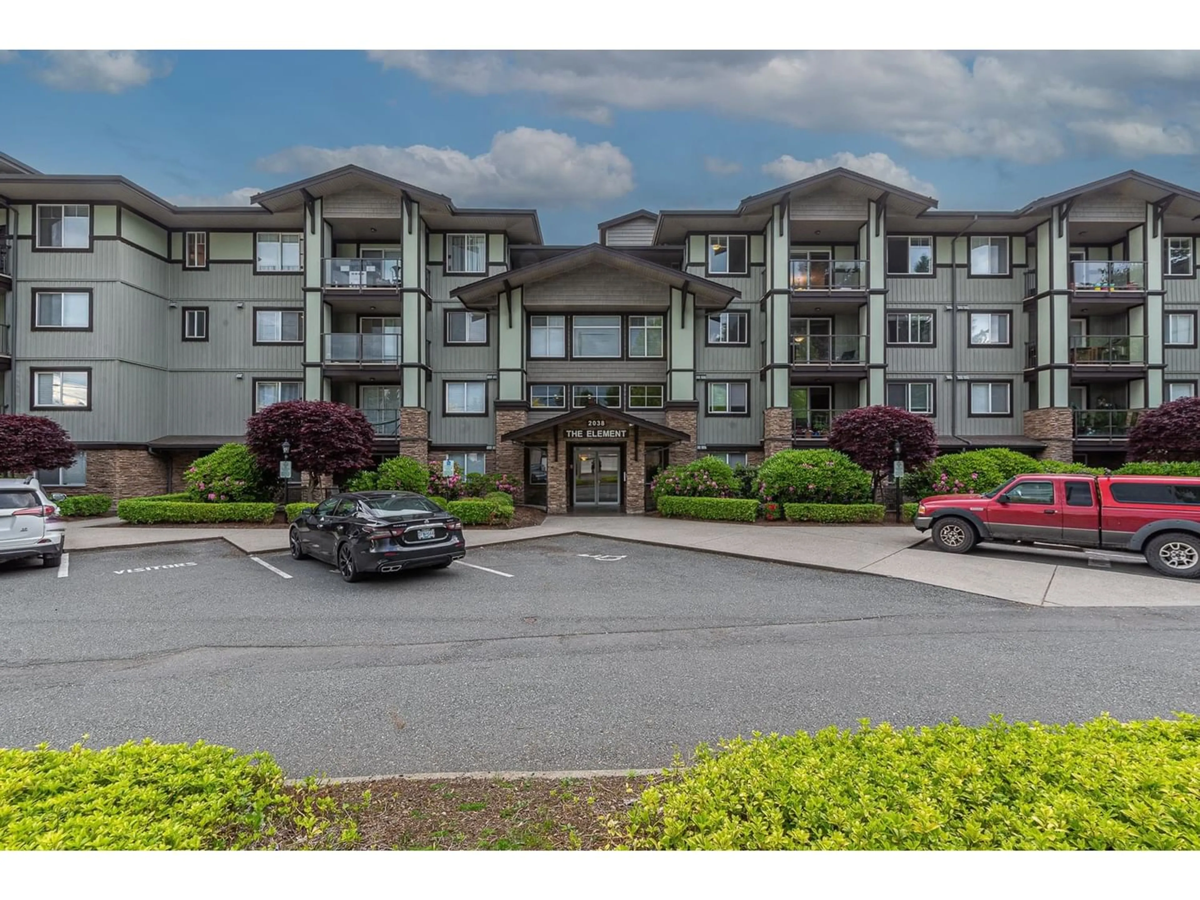 A pic from exterior of the house or condo for 307 2038 SANDALWOOD CRESCENT, Abbotsford British Columbia V2S3H6