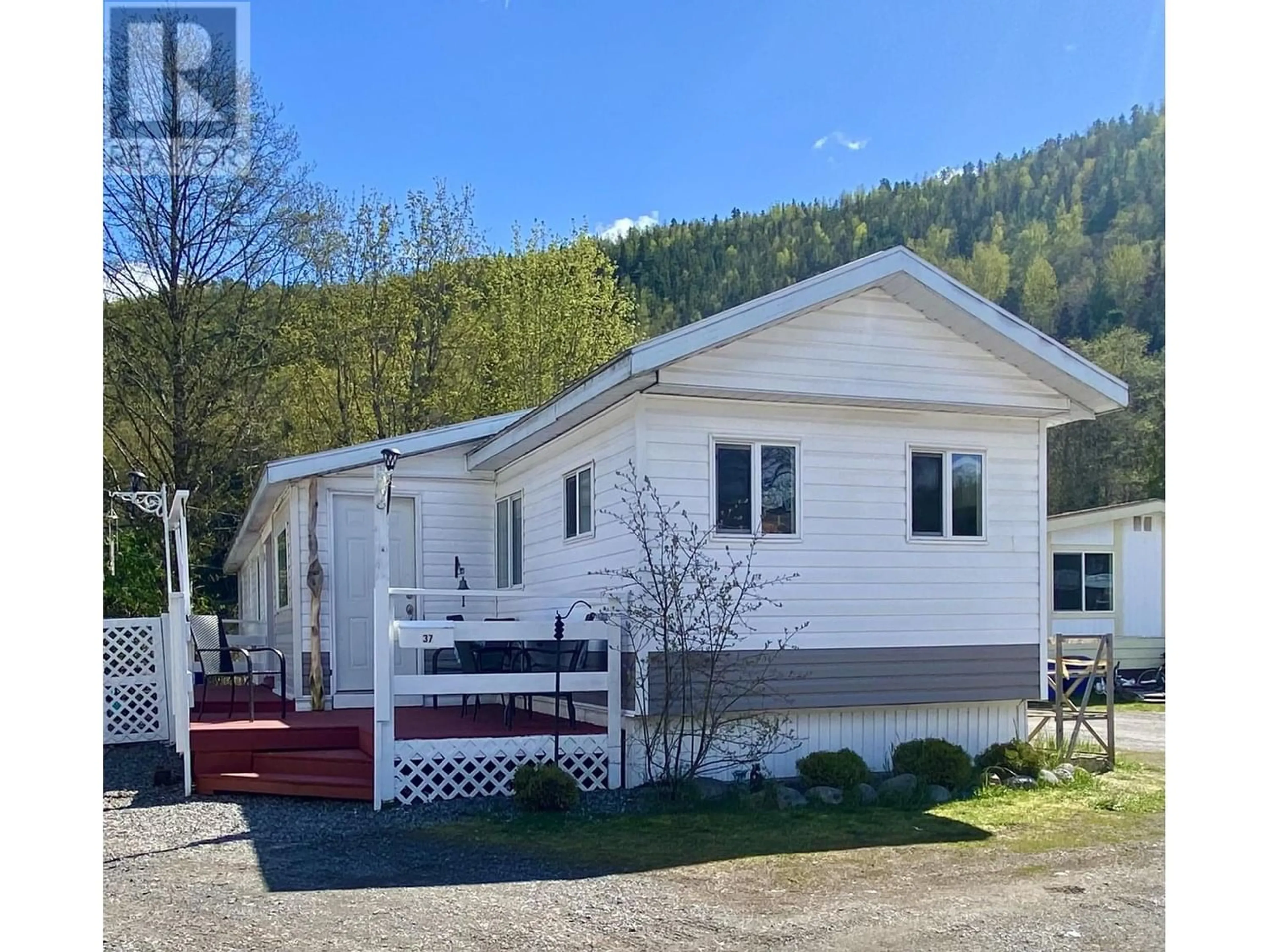 Outside view for 37 4619 QUEENSWAY DRIVE, Terrace British Columbia V8G3X5