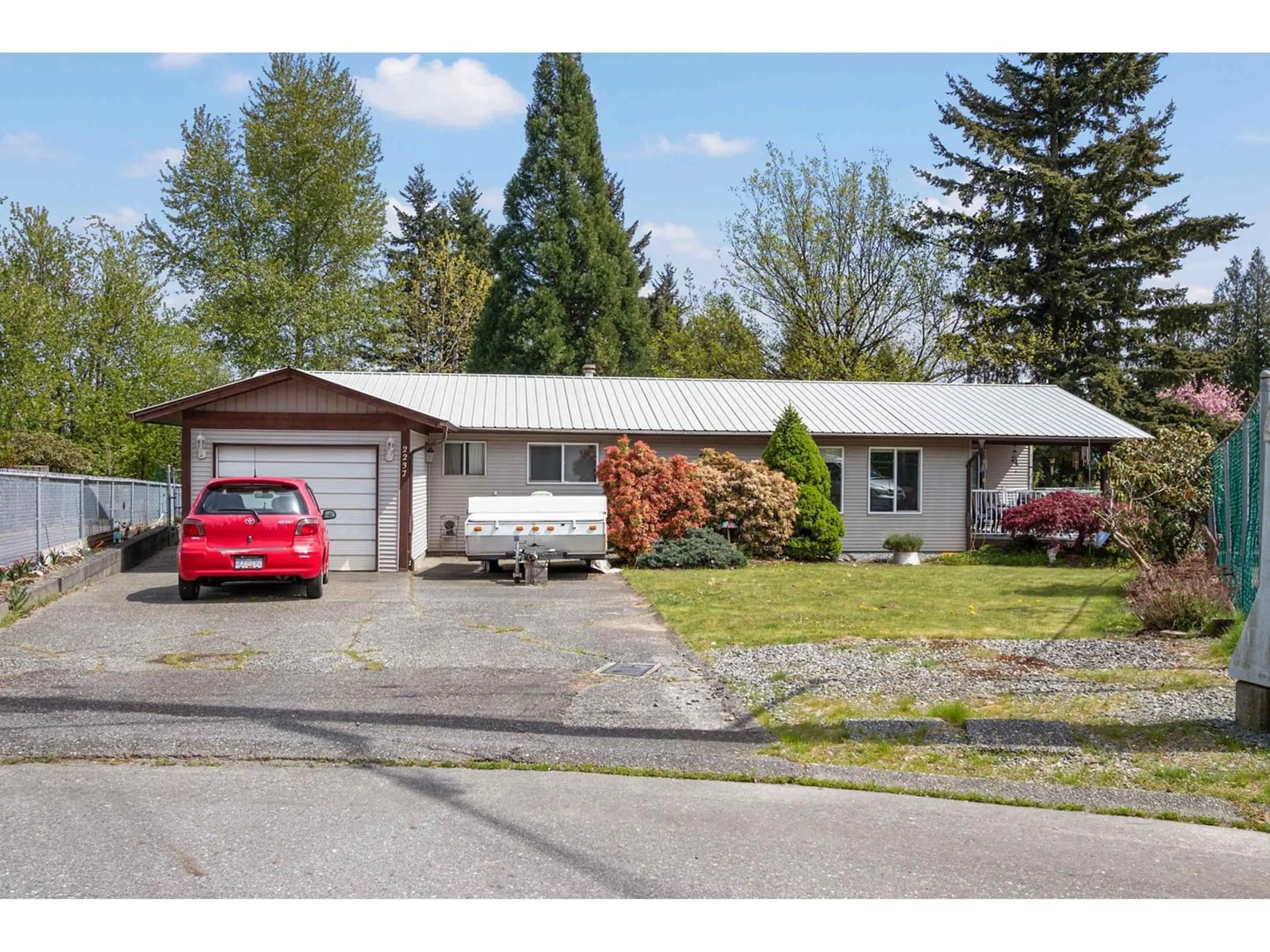 Frontside or backside of a home for 2237 CRYSTAL COURT, Abbotsford British Columbia V2T6A7