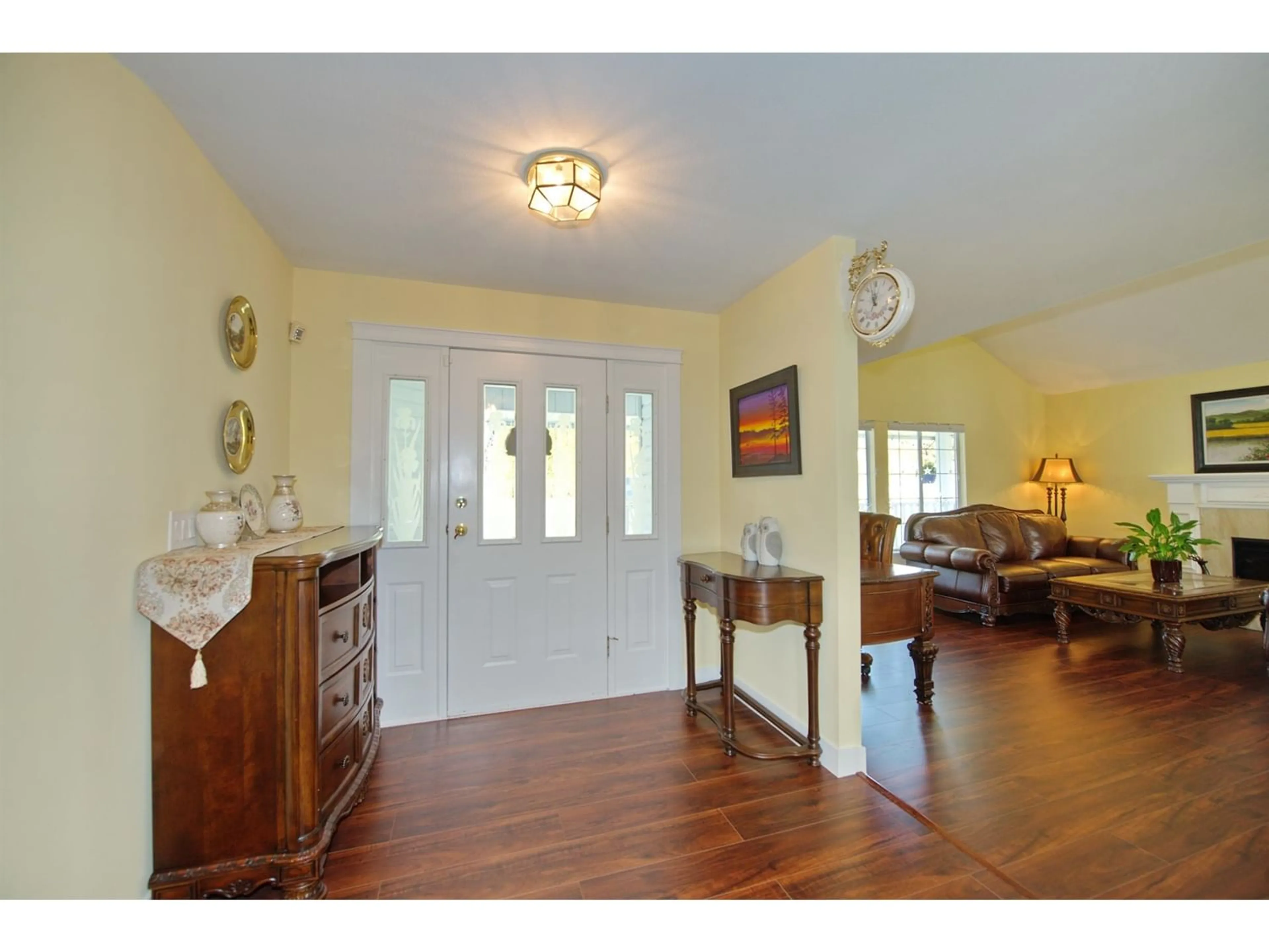 Indoor entryway, wood floors for 7128 207 STREET, Langley British Columbia V2Y1T4