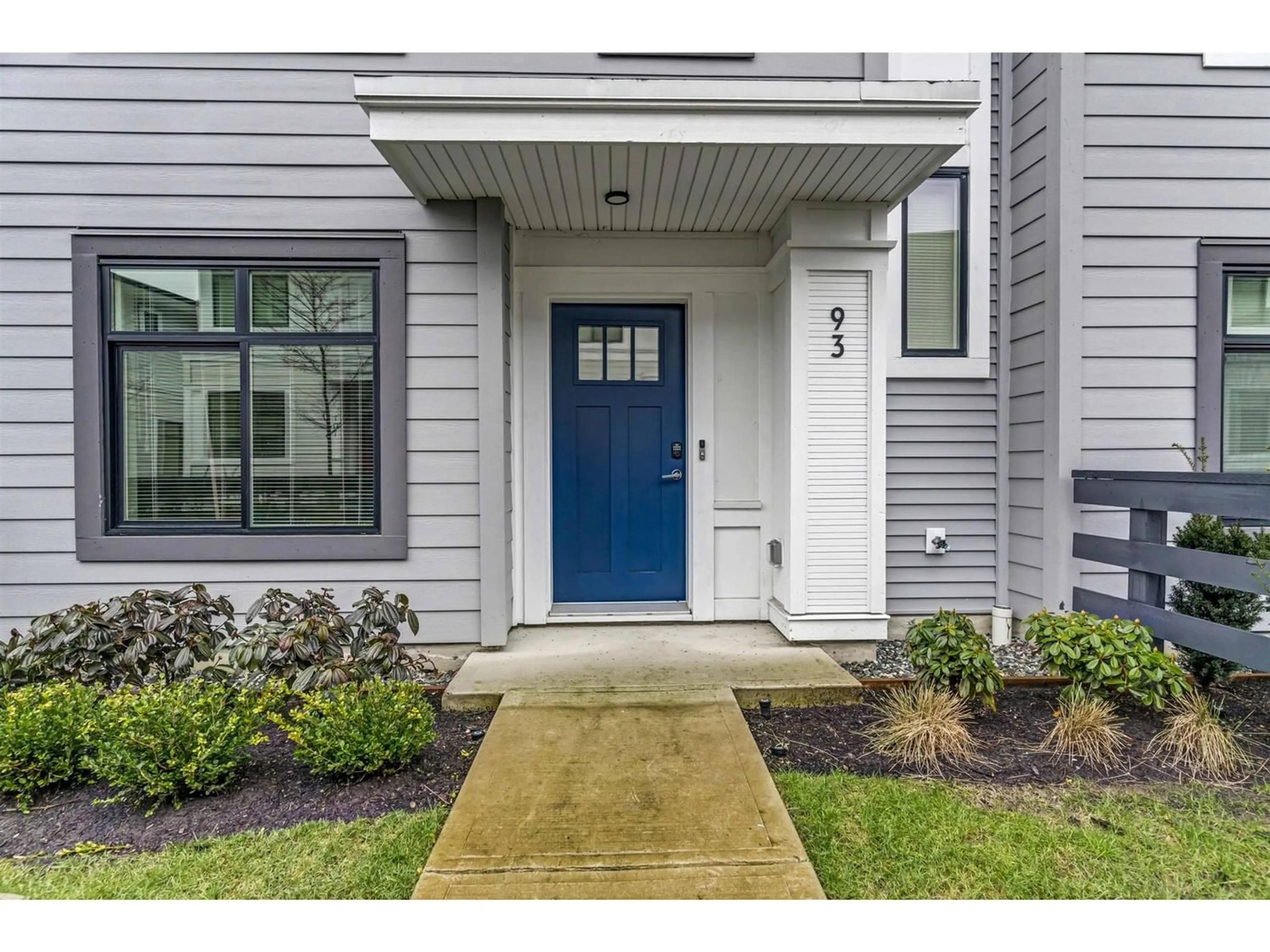 Indoor entryway for 93 15235 SITKA DRIVE, Surrey British Columbia V3S0A9