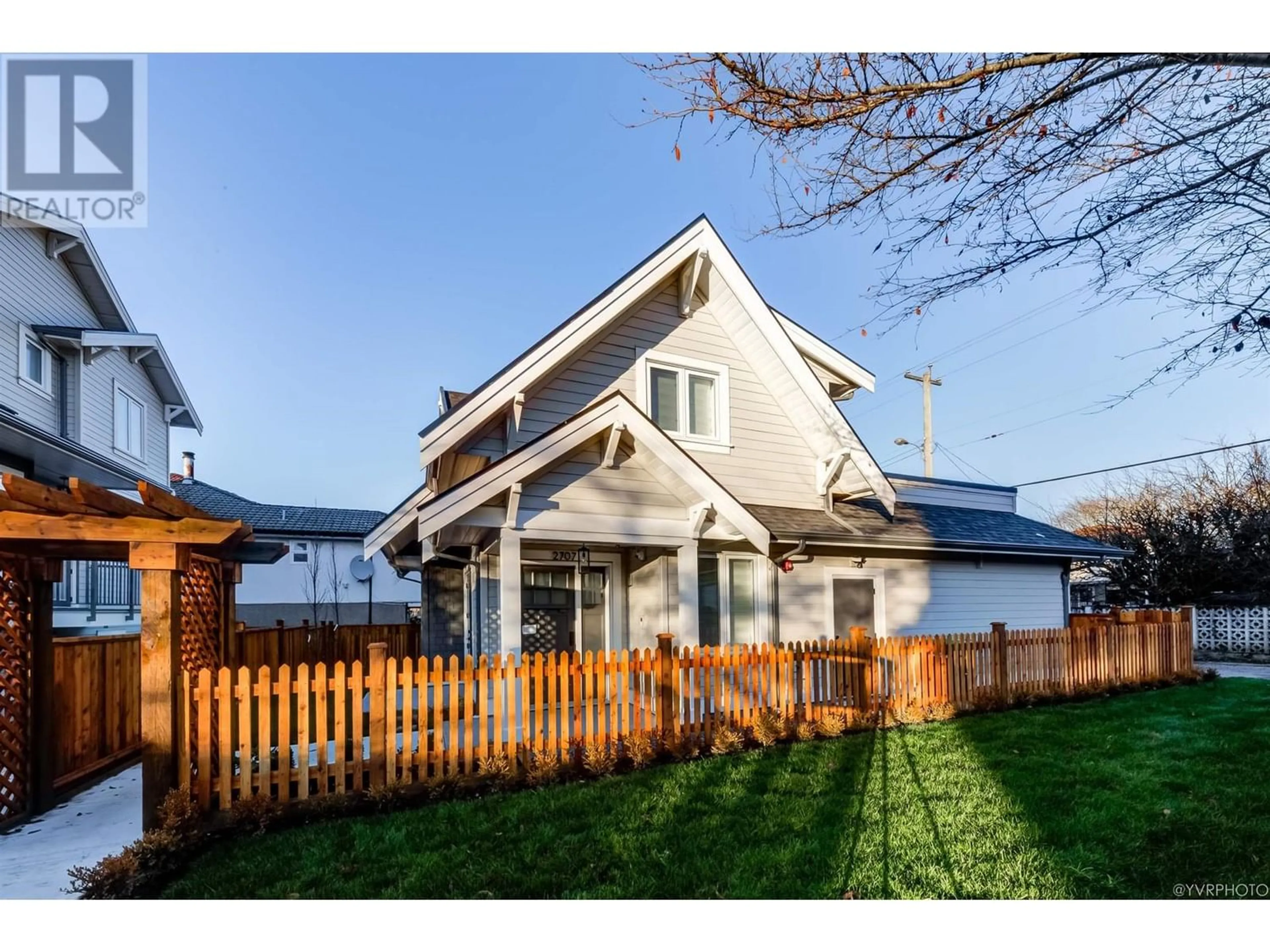 Frontside or backside of a home for 2707 E 40TH AVENUE, Vancouver British Columbia V5R3M8