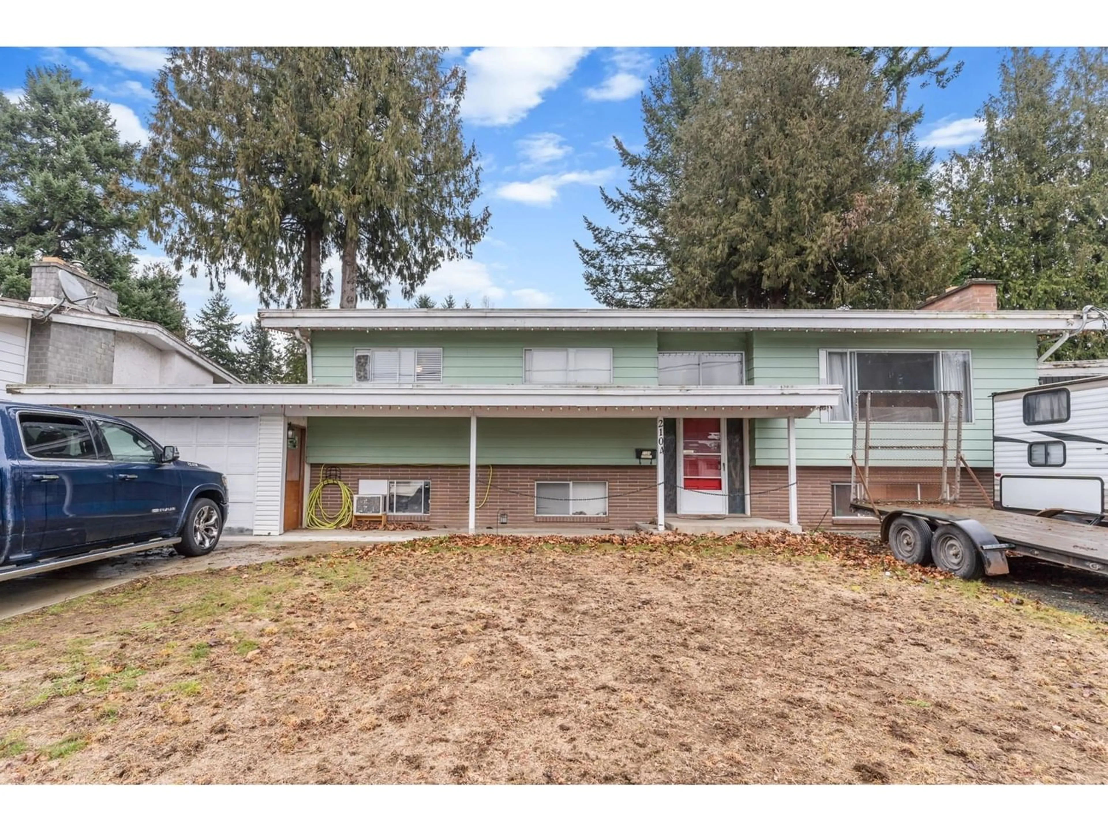 Frontside or backside of a home for 2104 LYNDEN STREET, Abbotsford British Columbia V2T3B5