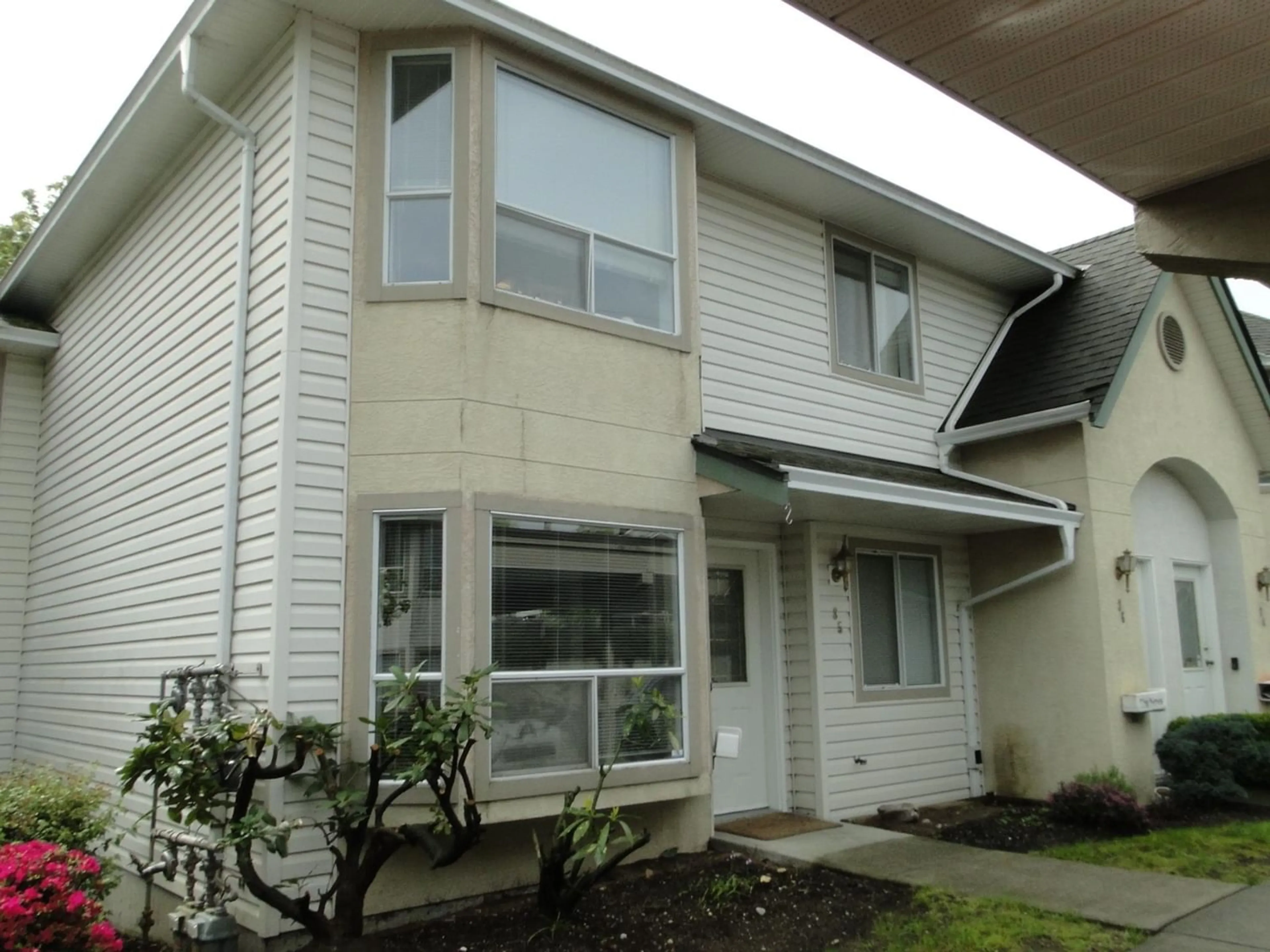 A pic from exterior of the house or condo for 35 3380 GLADWIN ROAD, Abbotsford British Columbia V2S7G1