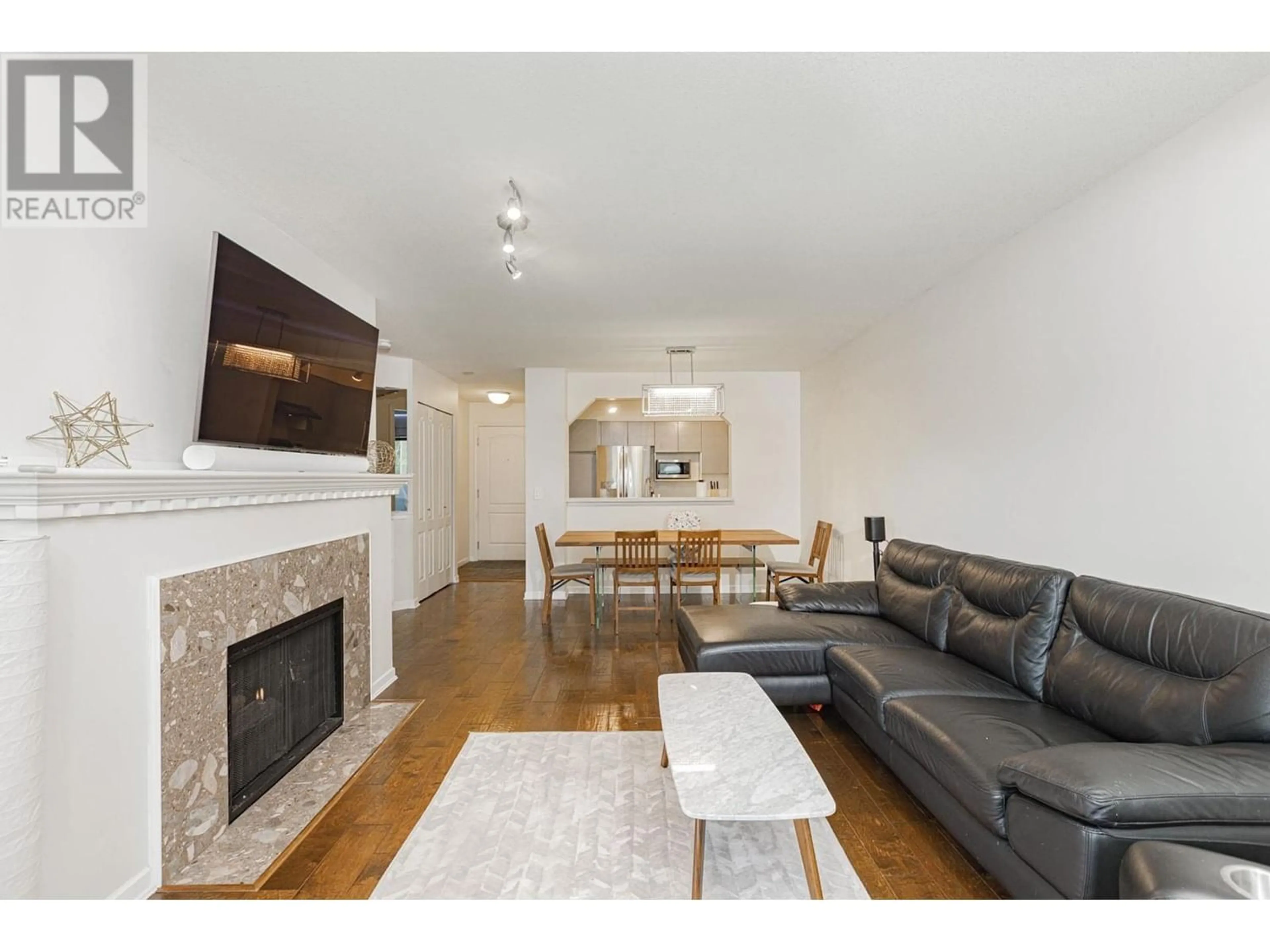 Living room for 217 3770 MANOR STREET, Burnaby British Columbia V5G4T5