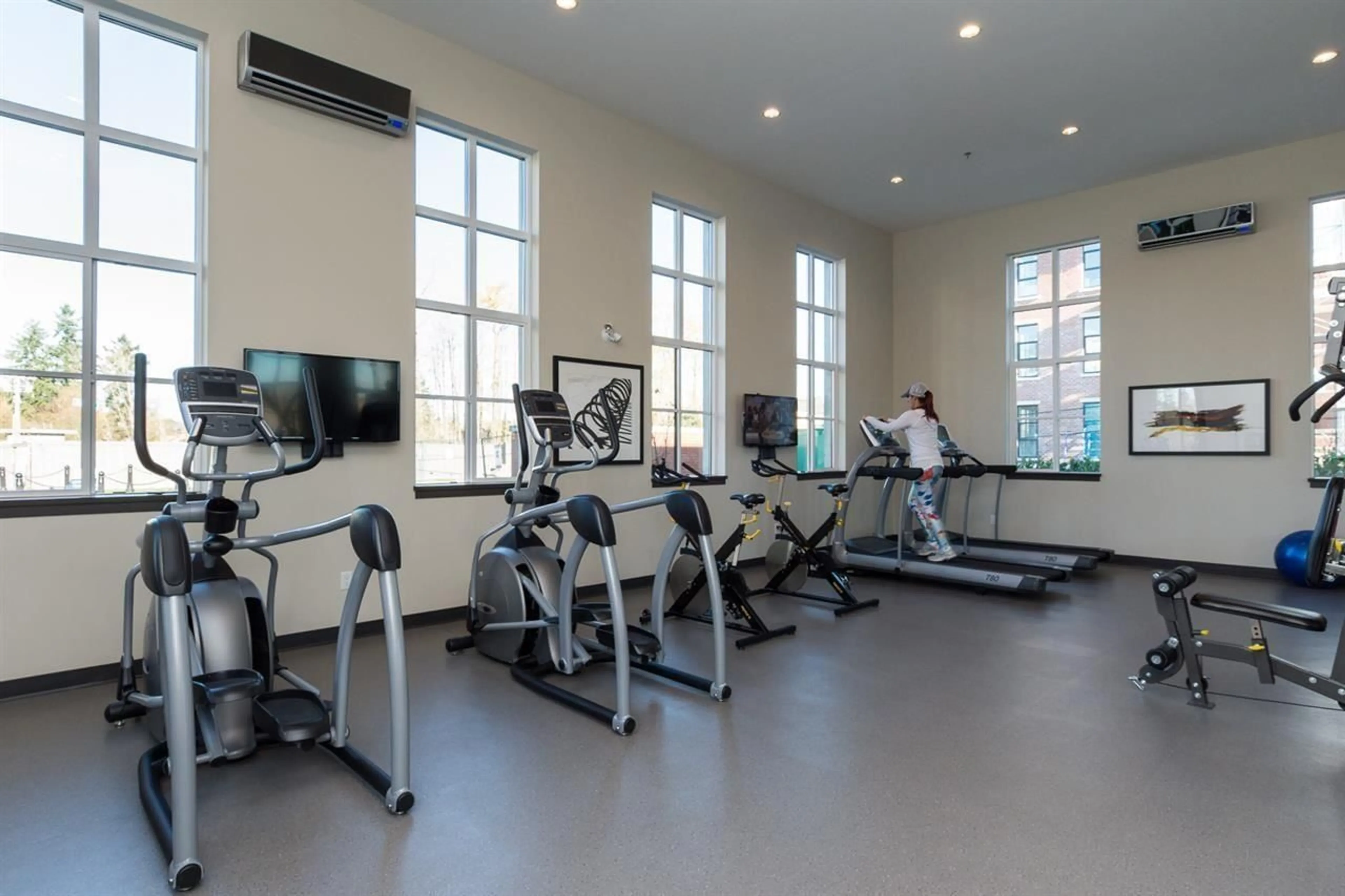 Gym or fitness room for 311 - 3323 151, Surrey British Columbia V3Z0L3