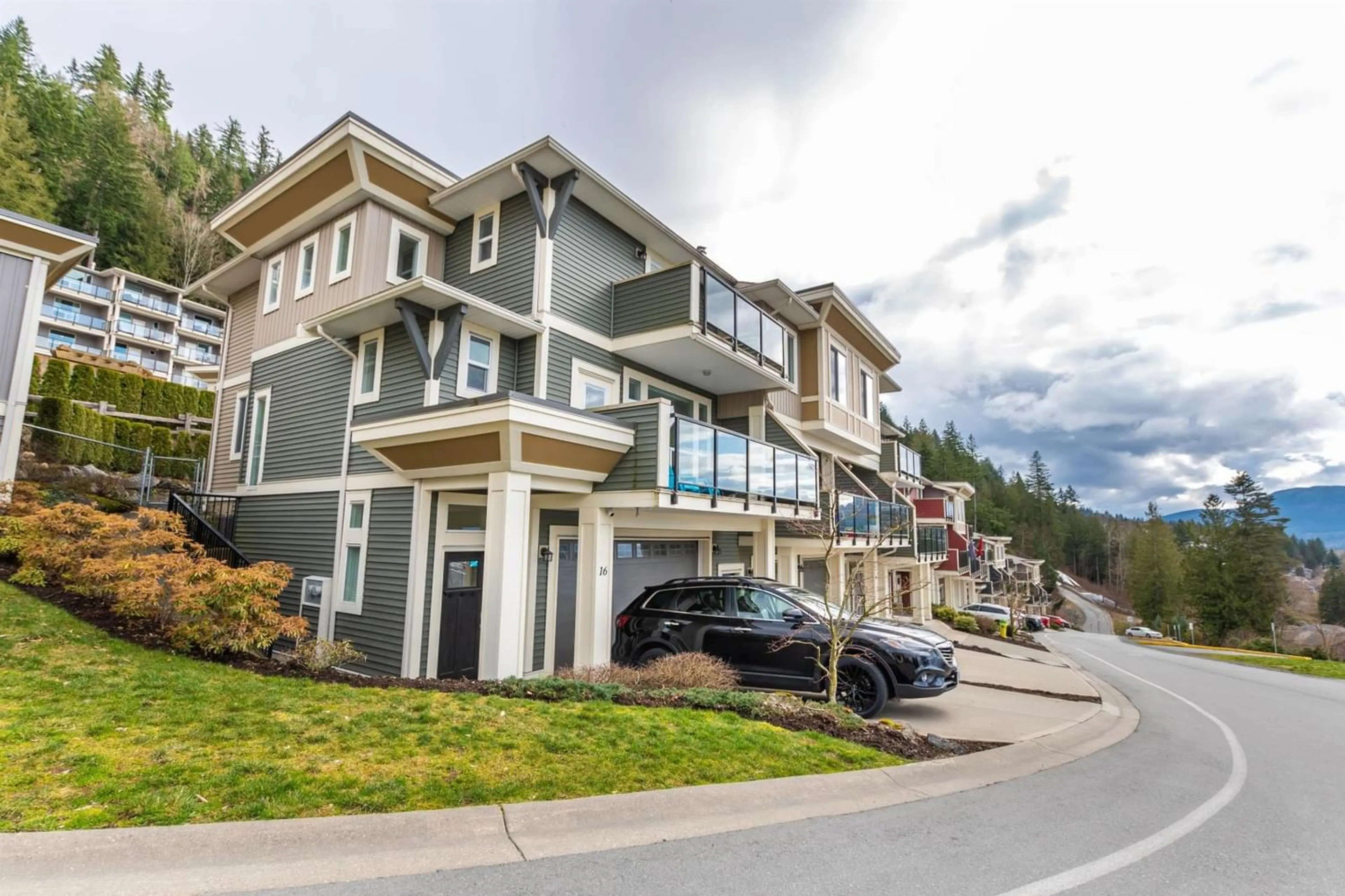 A pic from exterior of the house or condo for 16 6026 LINDEMAN STREET, Chilliwack British Columbia V2R0W1