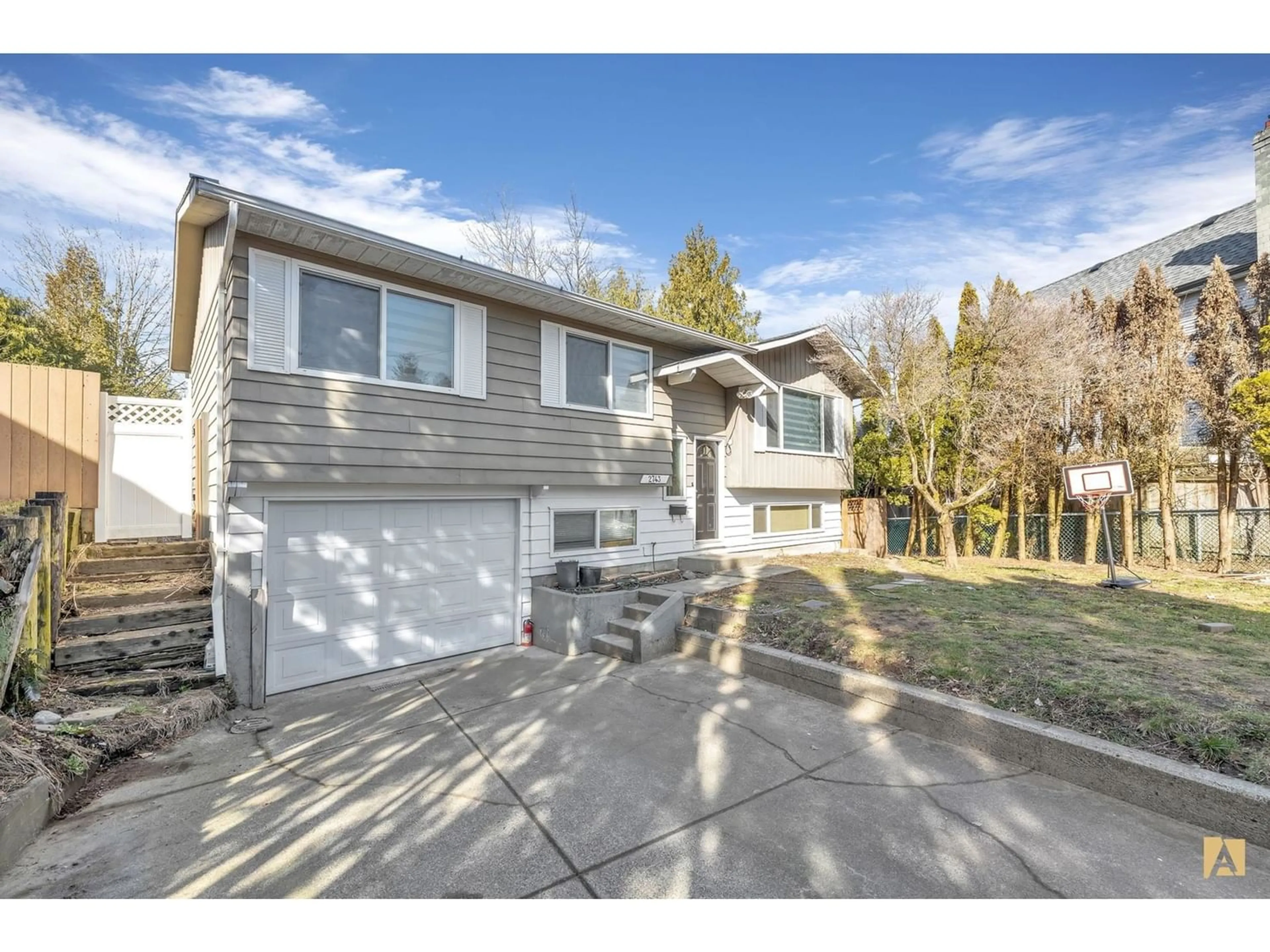 Frontside or backside of a home for 2743 MOORLAND STREET, Abbotsford British Columbia V2T3V4