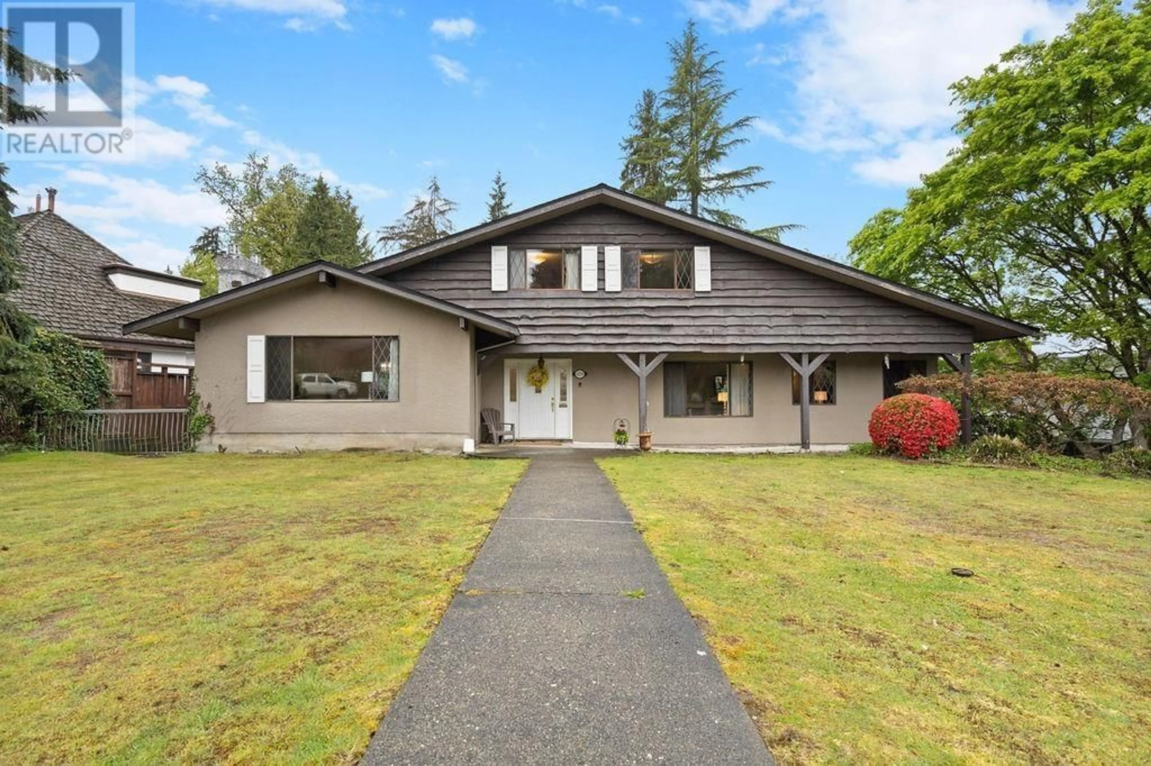 Frontside or backside of a home for 6259 BUCKINGHAM DRIVE, Burnaby British Columbia V5E2A5