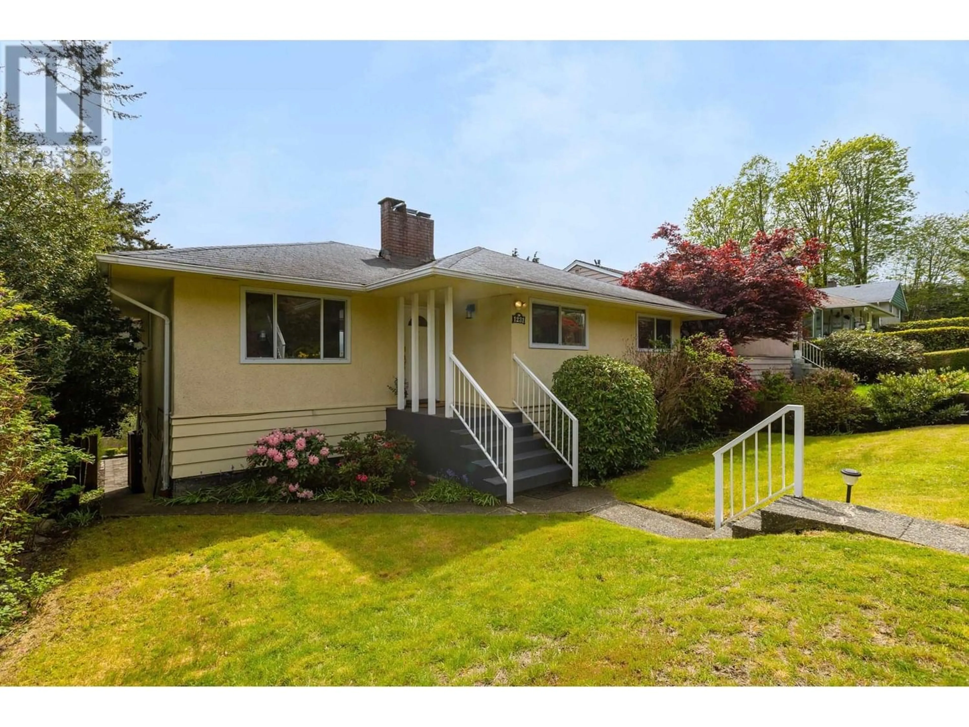 Frontside or backside of a home for 1231 CLOVERLEY STREET, North Vancouver British Columbia V7L1N7