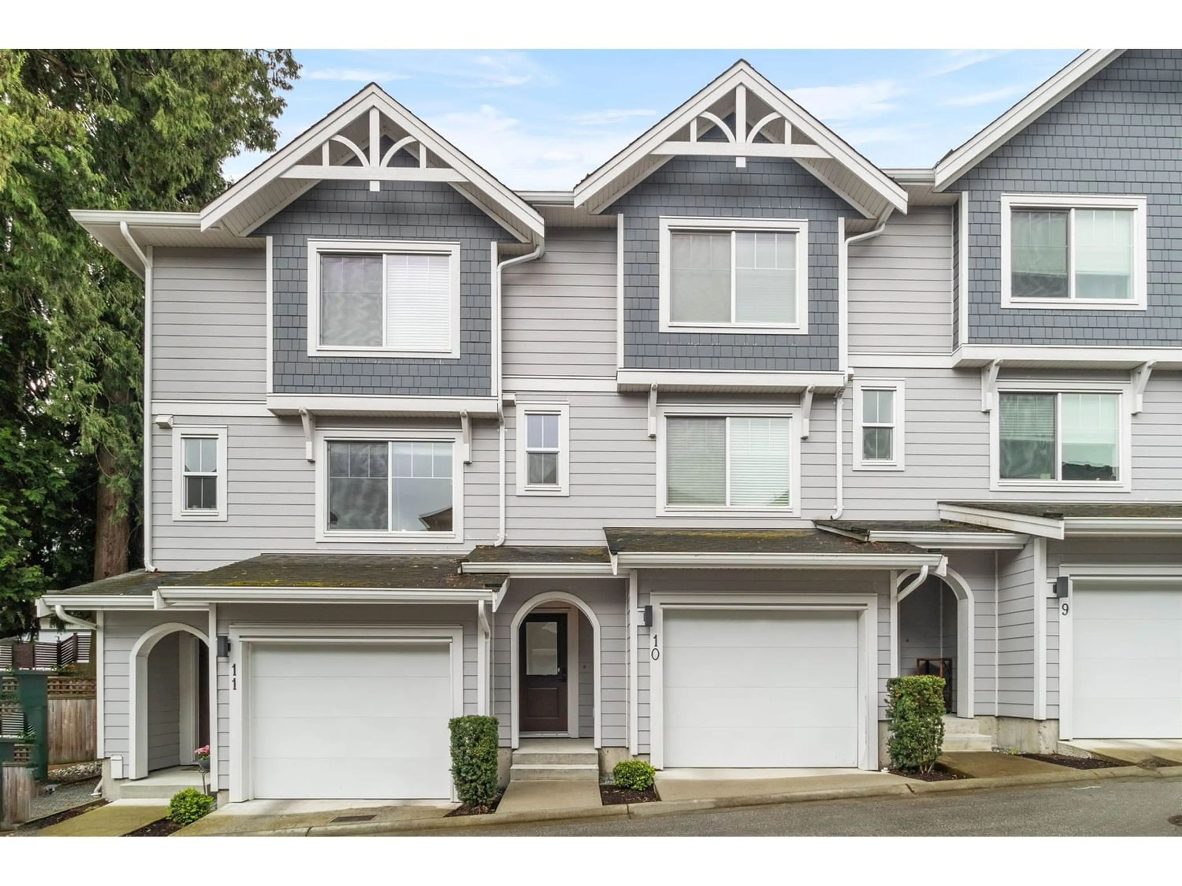 A pic from exterior of the house or condo for 10 15717 MOUNTAIN VIEW DRIVE, Surrey British Columbia V3Z0C6